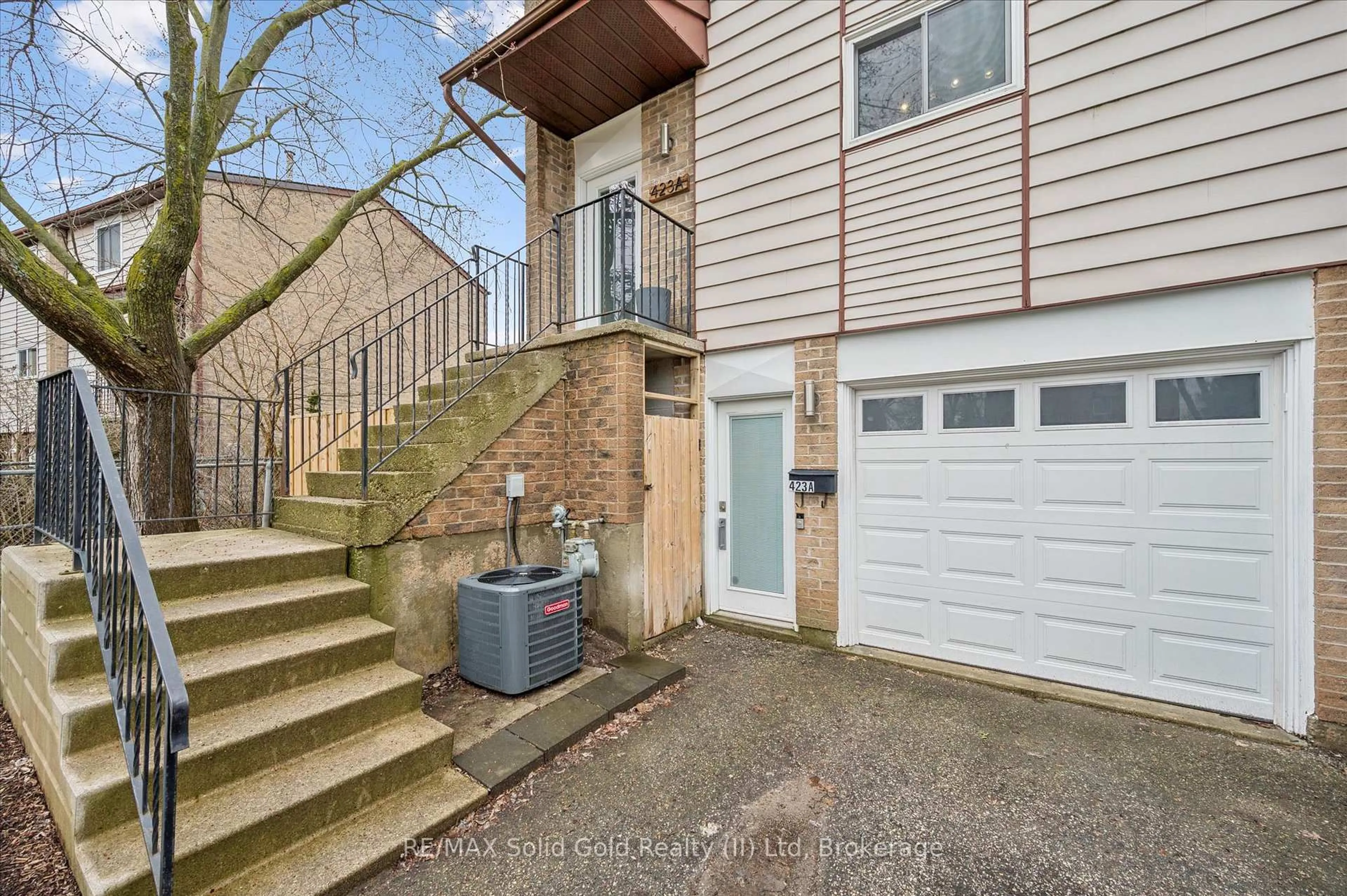 Unknown for 423 Cadbury Crt #A, Waterloo Ontario N2K 3G7