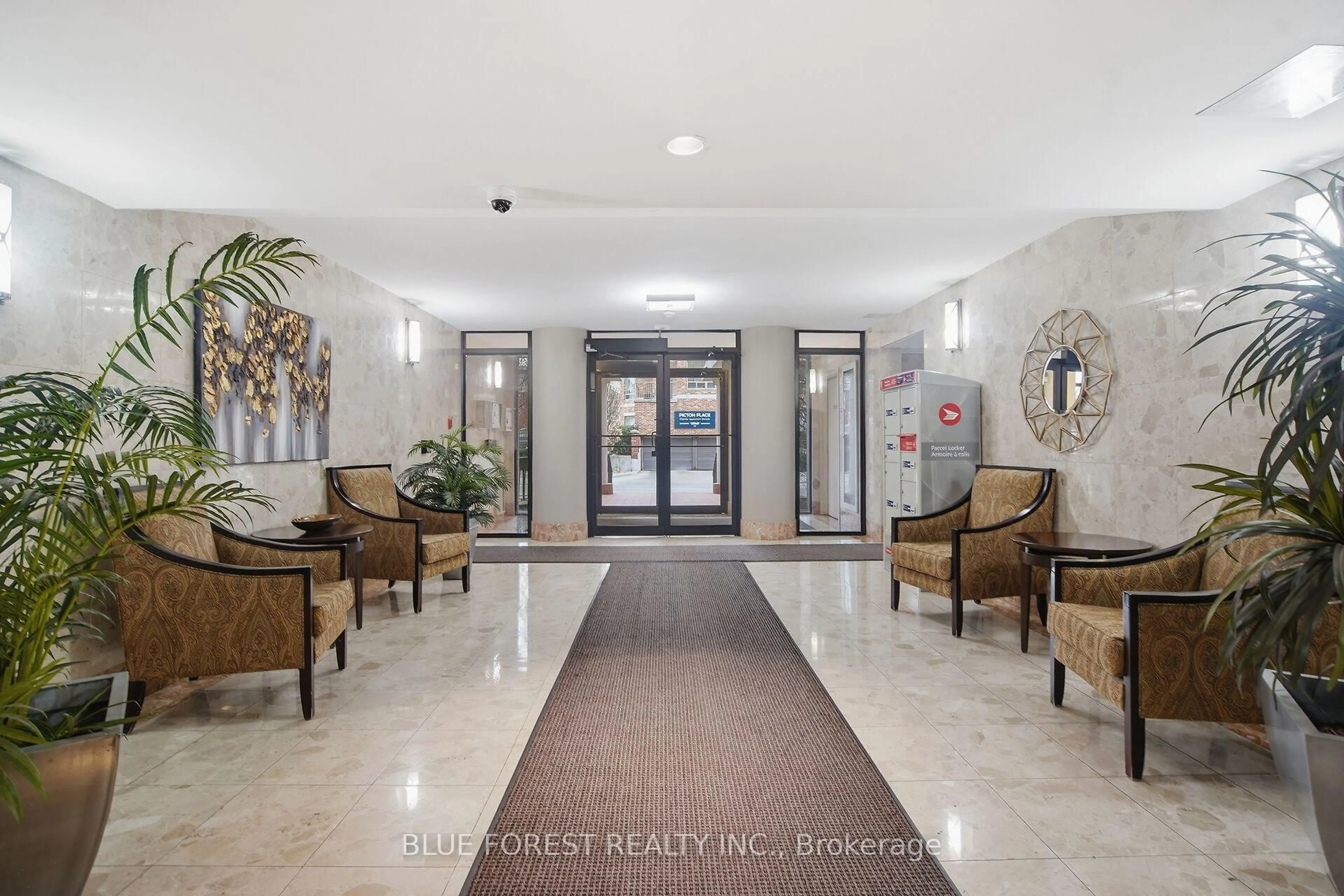 Lobby for 7 Picton St #501, London East Ontario N6A 3P8
