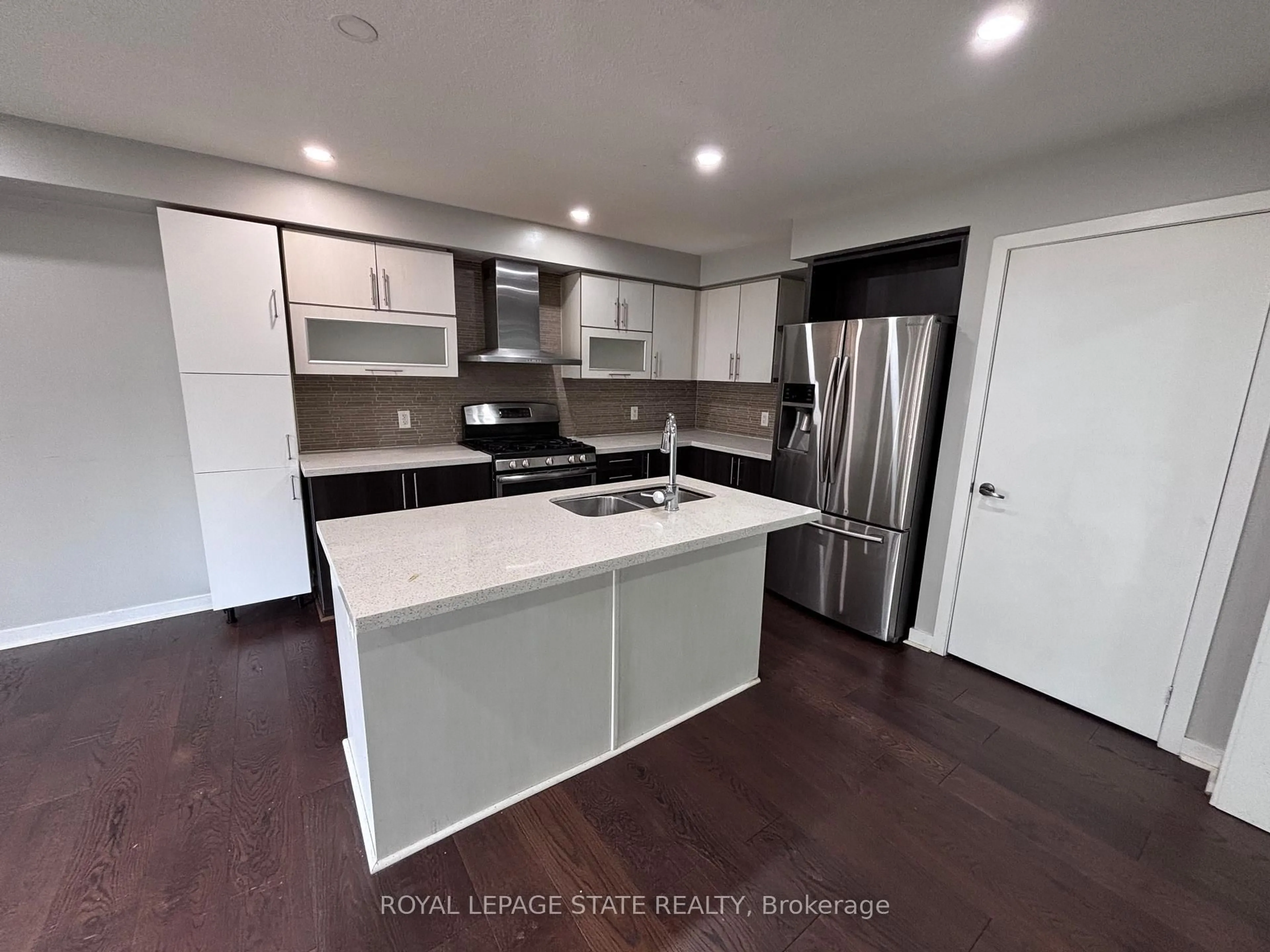 Open concept kitchen, unknown for 88 West Glen Ave, Hamilton Ontario L8J 0H8