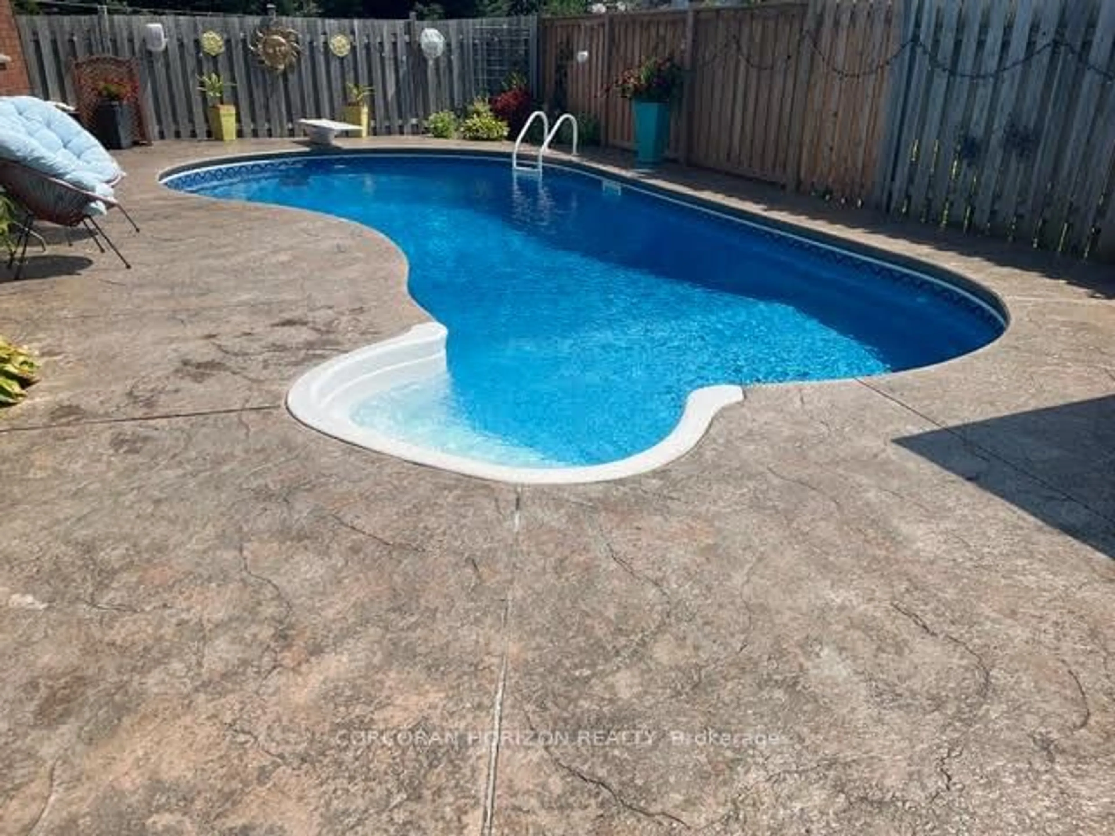 Pool for 35 Southview Cres, Cambridge Ontario N1P 1A3