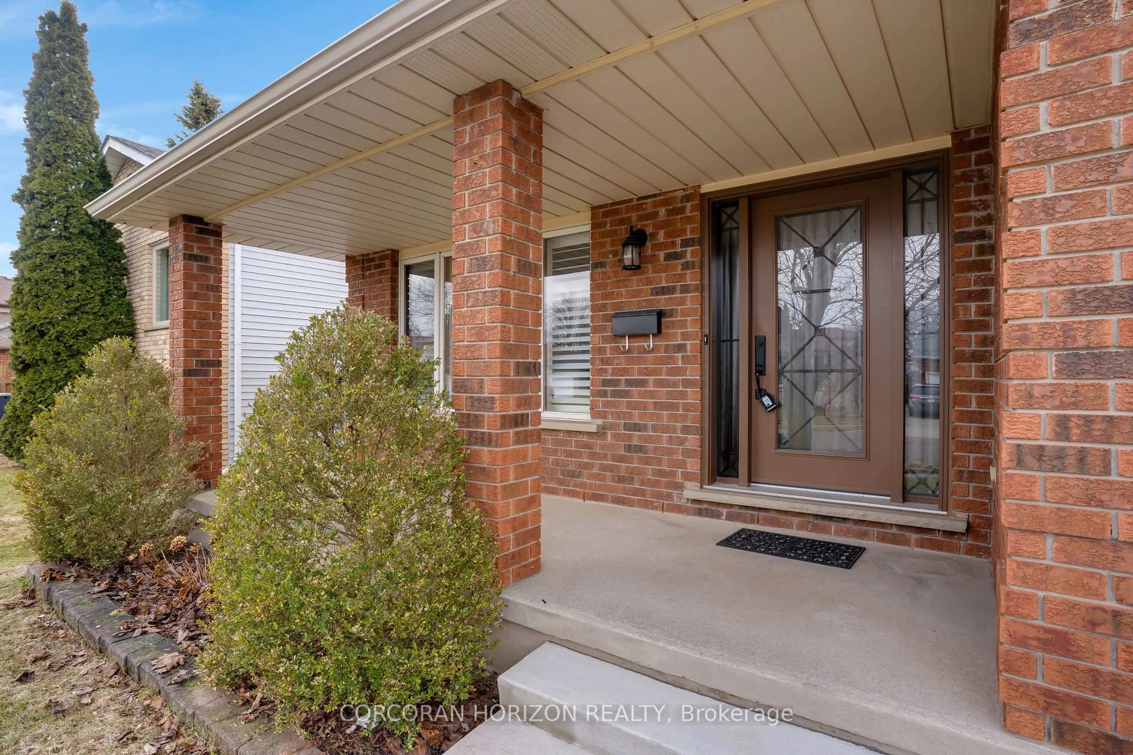 Unknown for 35 Southview Cres, Cambridge Ontario N1P 1A3