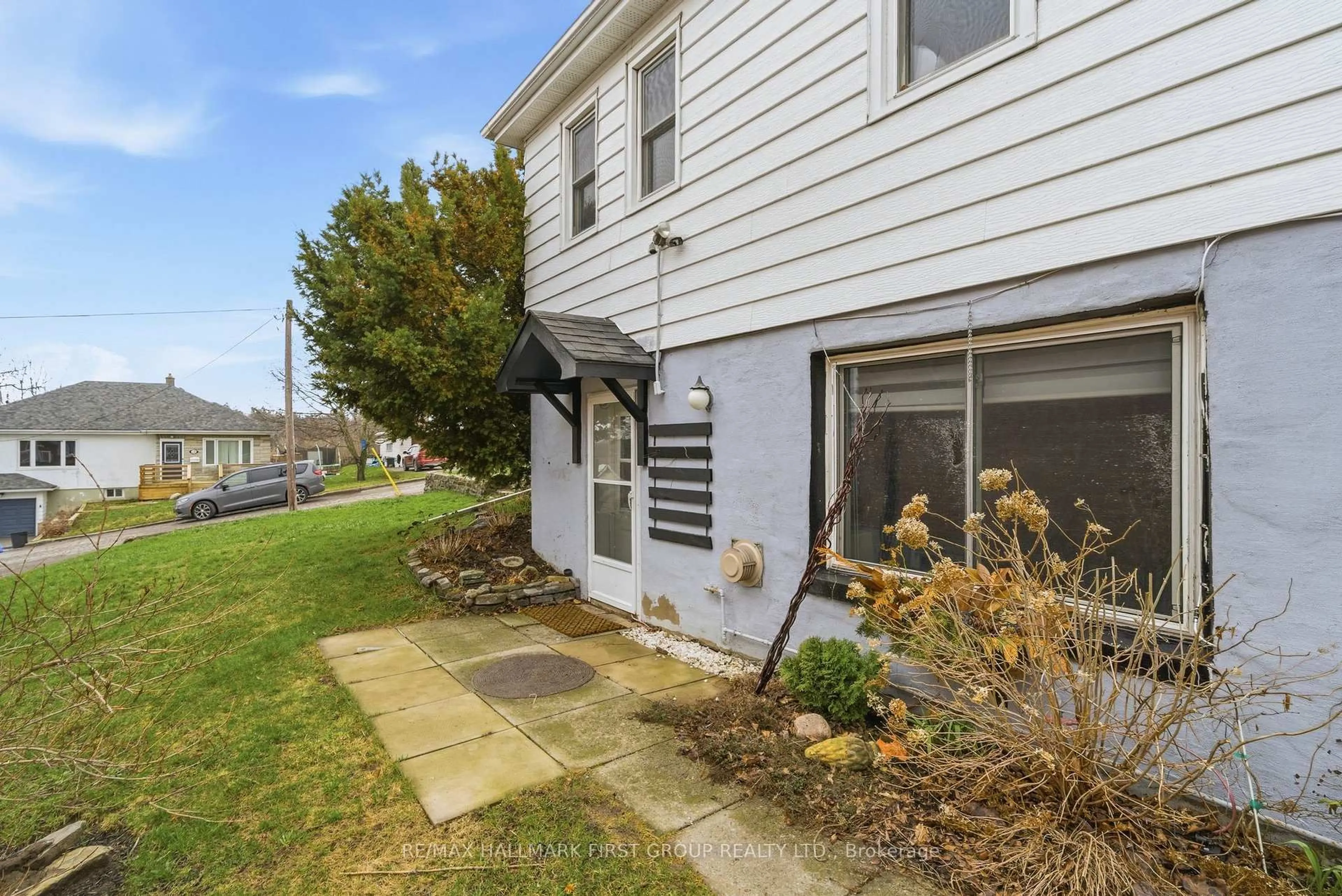 A pic from outside/outdoor area/front of a property/back of a property/a pic from drone, street for 16 Sutcliffe Blvd, Quinte West Ontario K8V 3M5