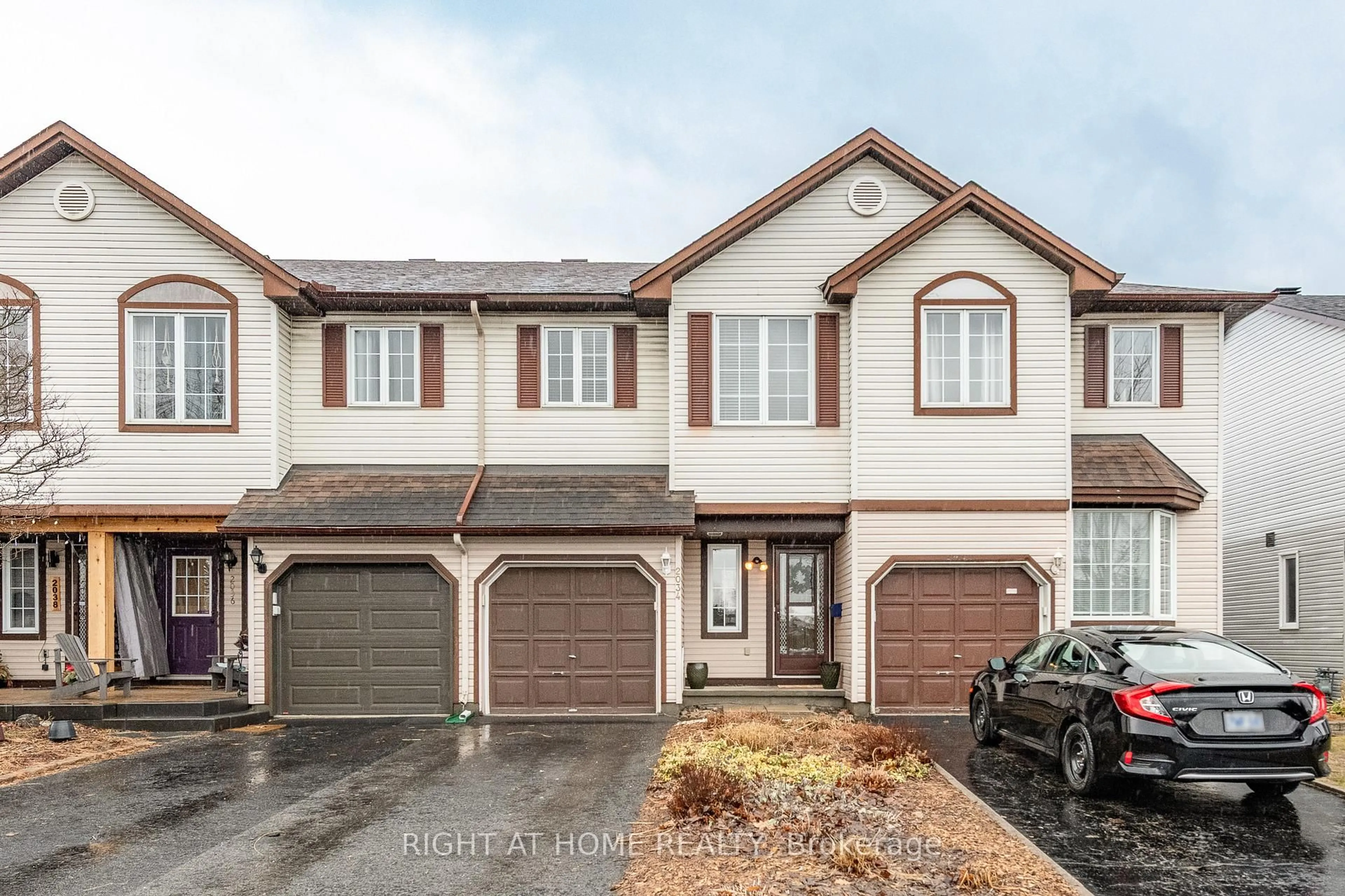 Unknown for 2034 P Ave, Ottawa Ontario K1G 6G7