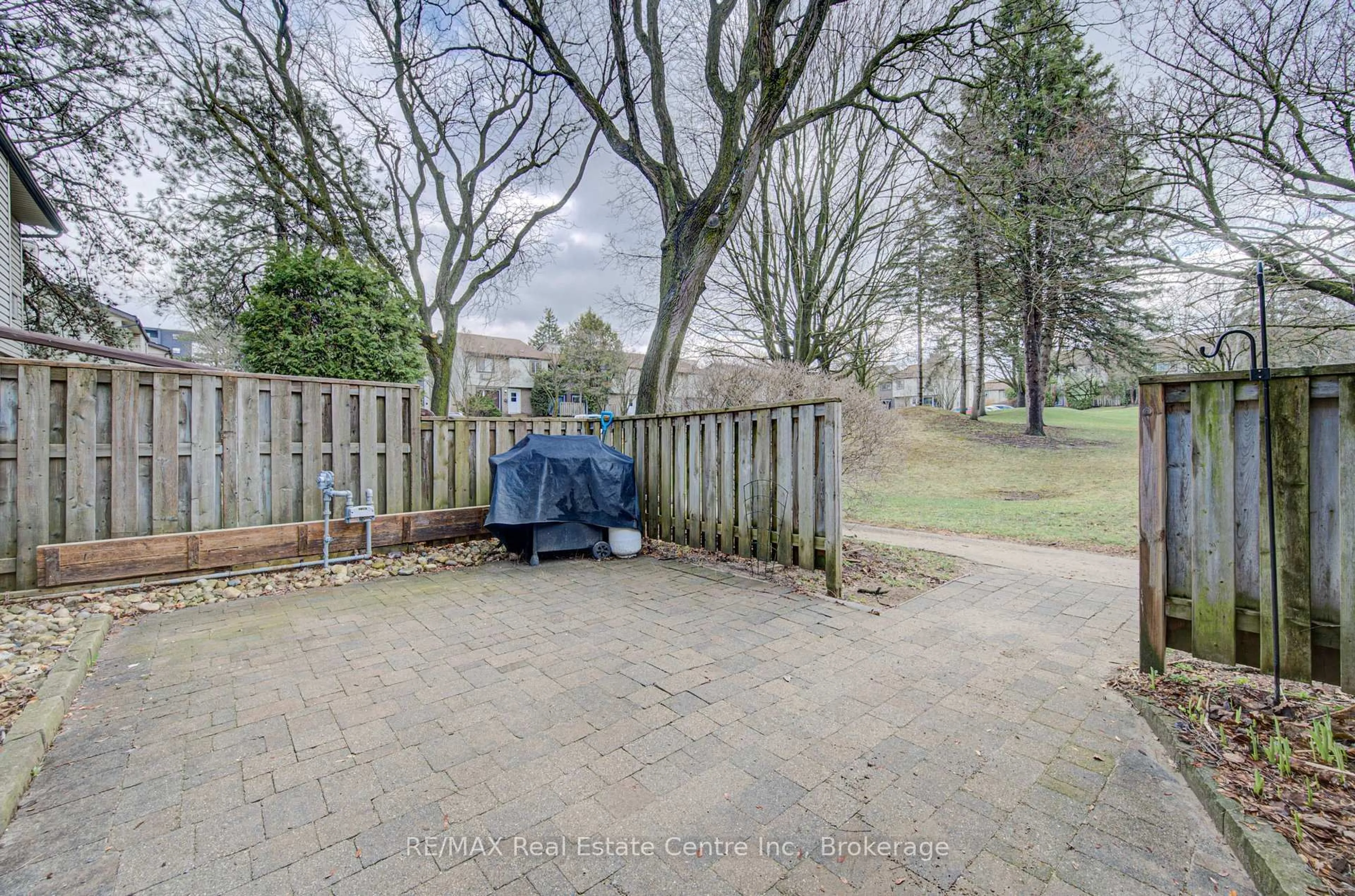 Patio, unknown for 60 Wilsonview Ave #n/a, Guelph Ontario N1G 2Z9
