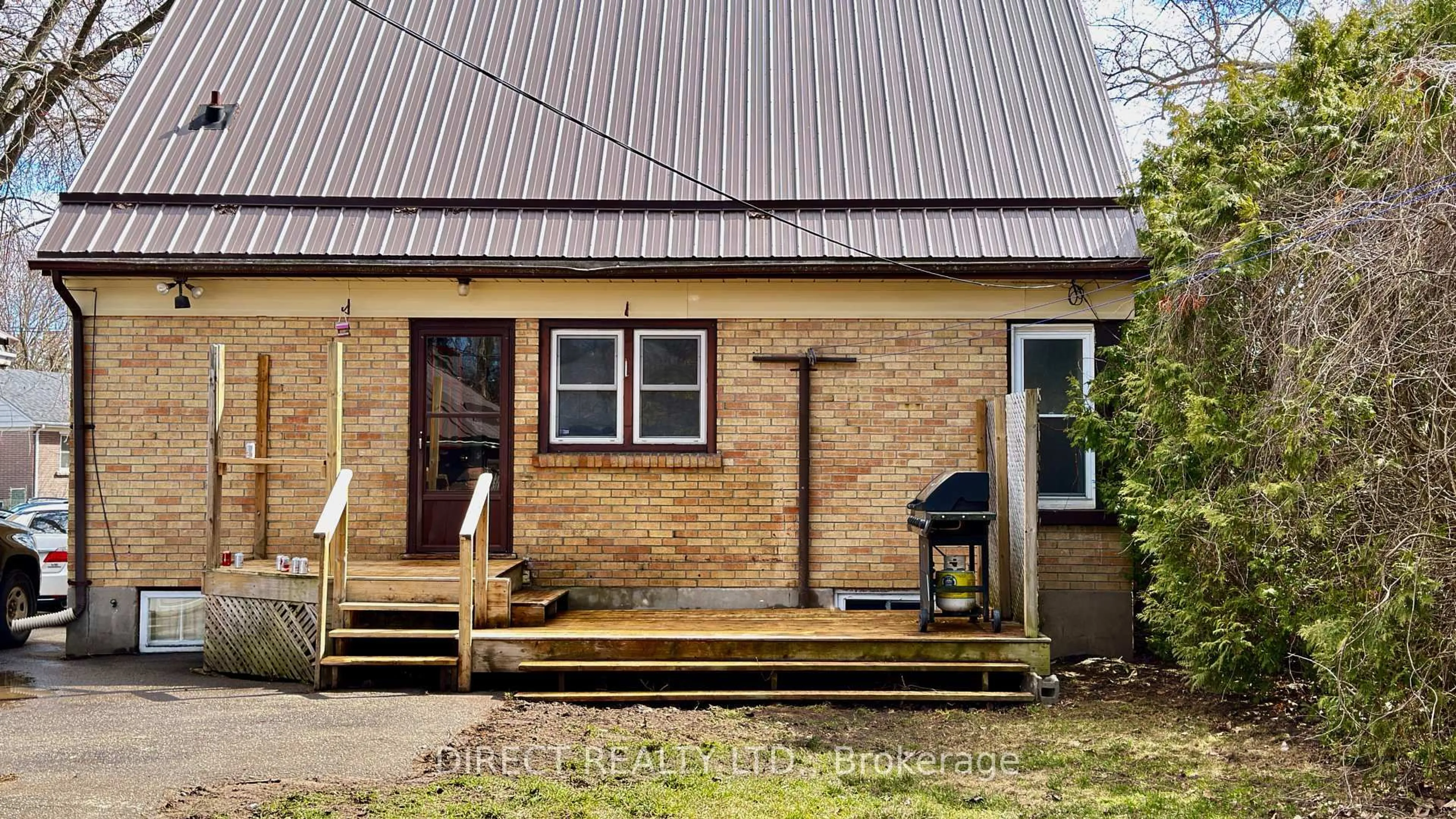 Home with brick exterior material, street for 28 Southview Ave, Belleville Ontario K8N 2J5