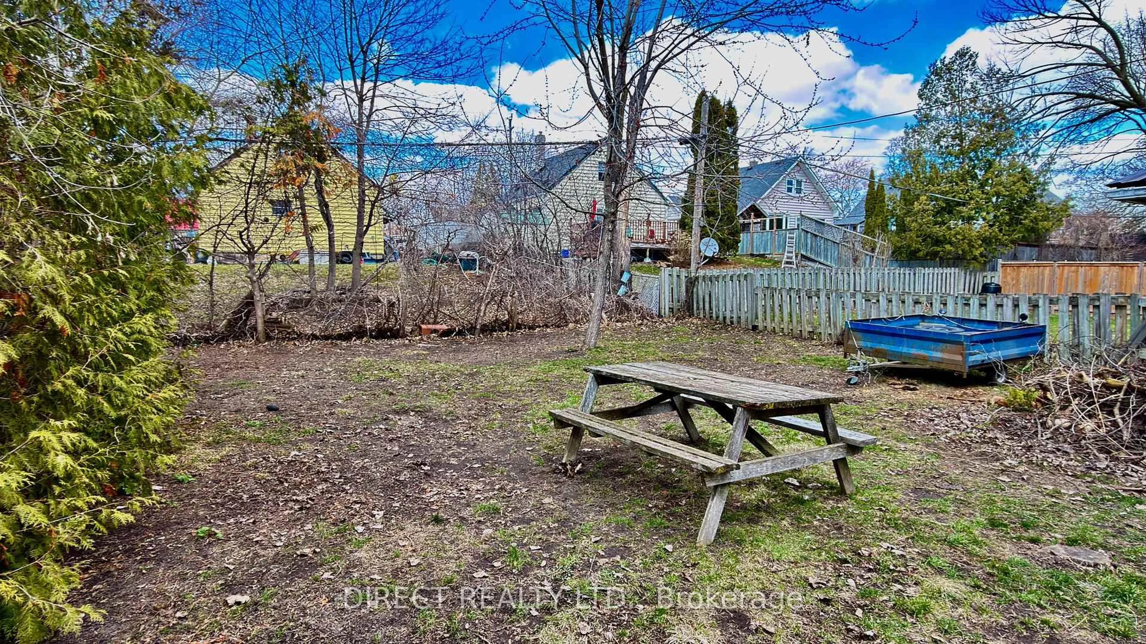 Patio, unknown for 28 Southview Ave, Belleville Ontario K8N 2J5