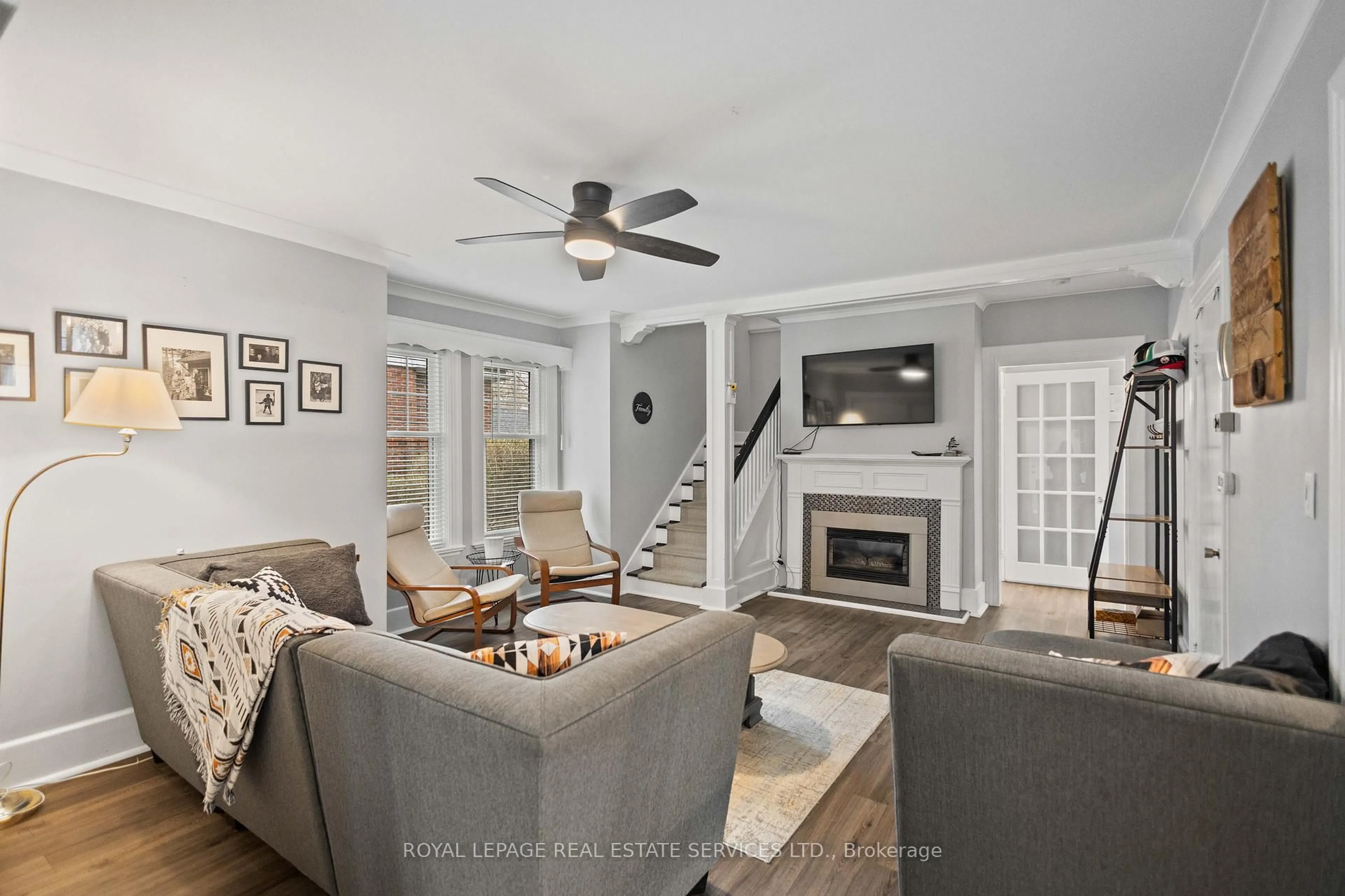 Living room with furniture, unknown for 13 Forest Rd, Brantford Ontario N3S 6V9