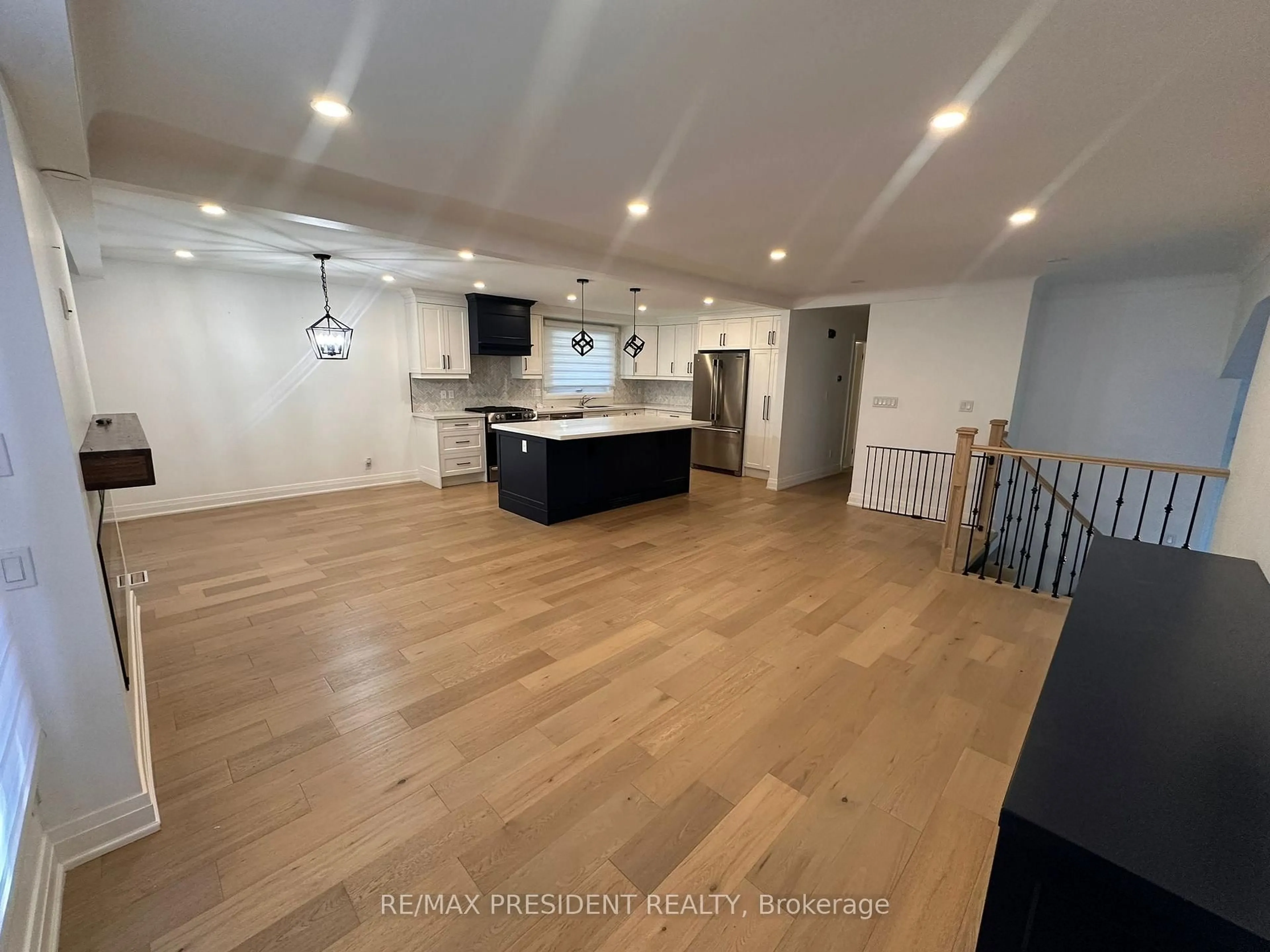 Open concept kitchen, unknown for 45 Royal Oak Dr, St. Catharines Ontario L2N 6K4