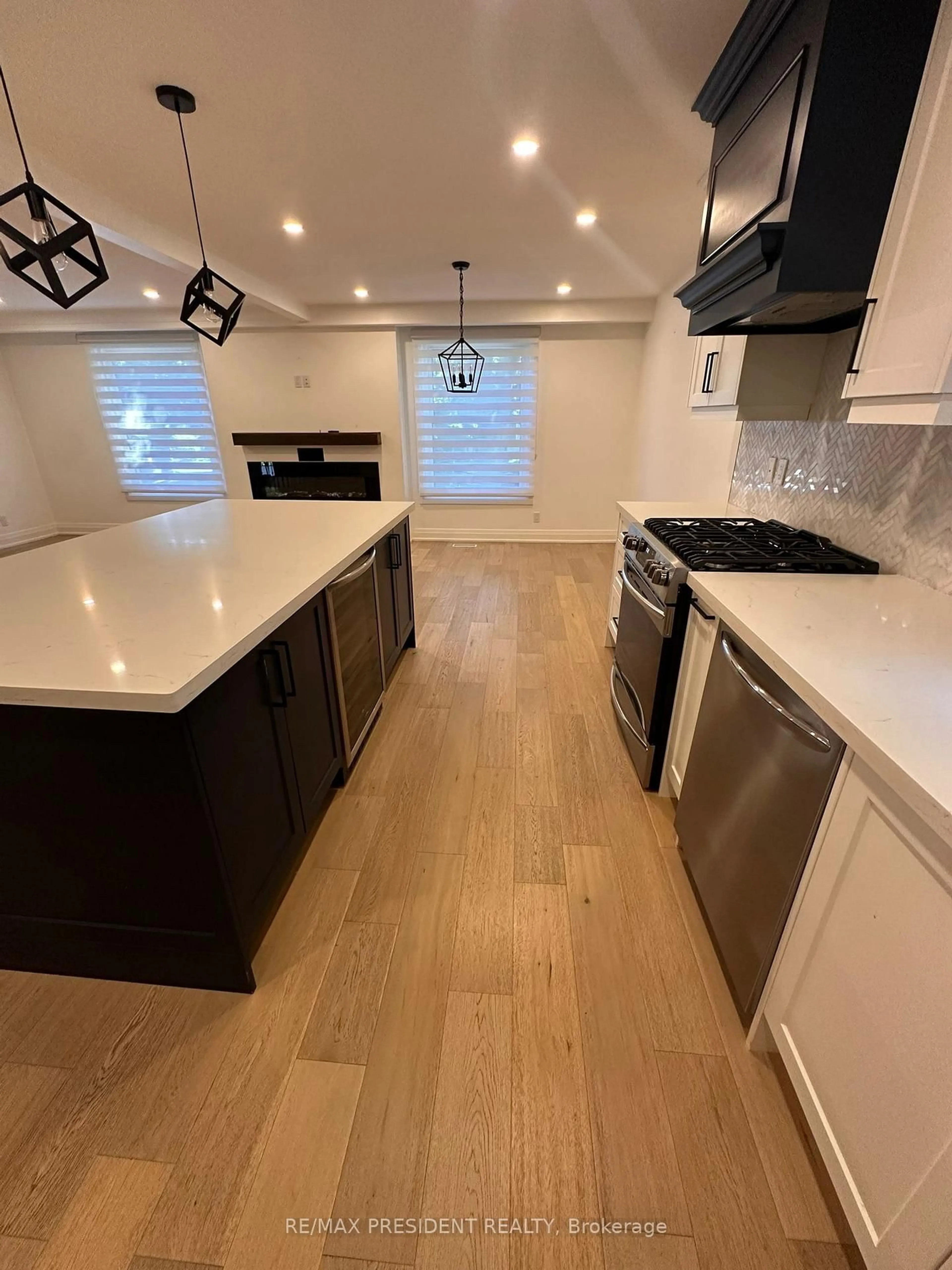 Open concept kitchen, unknown for 45 Royal Oak Dr, St. Catharines Ontario L2N 6K4