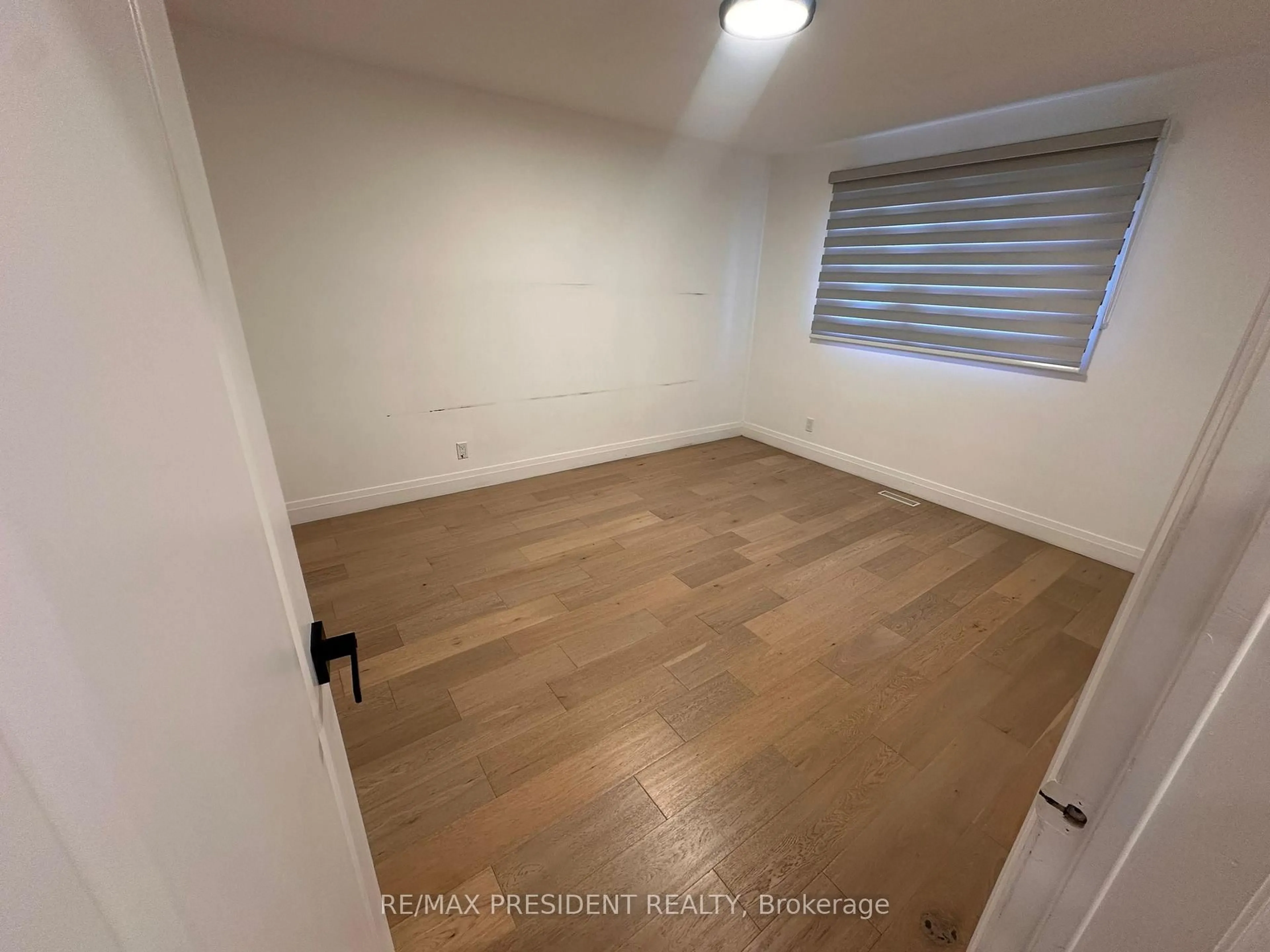 A pic of a room for 45 Royal Oak Dr, St. Catharines Ontario L2N 6K4