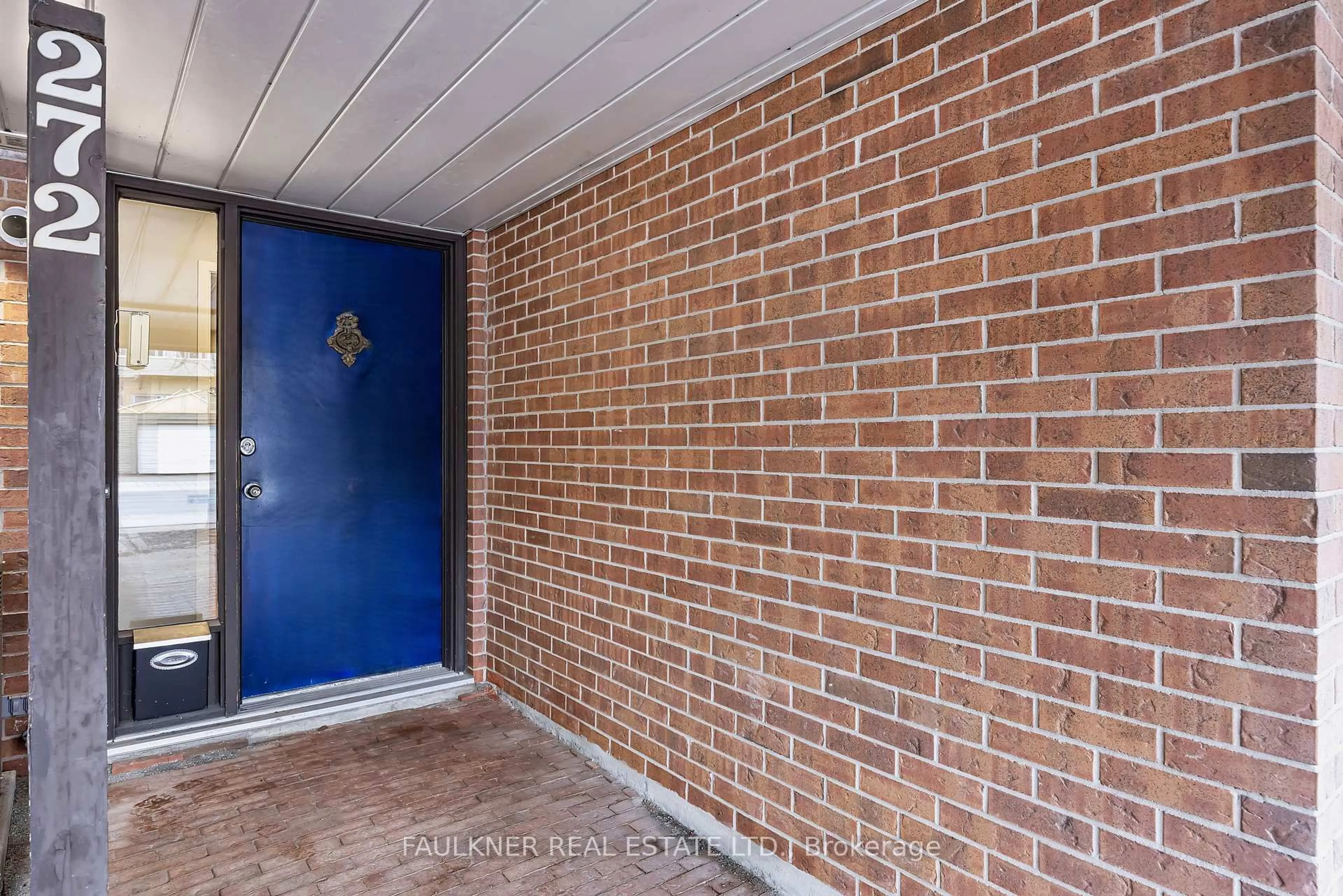 Unknown for 272 Gladstone Ave, Ottawa Ontario K2P 0Y7