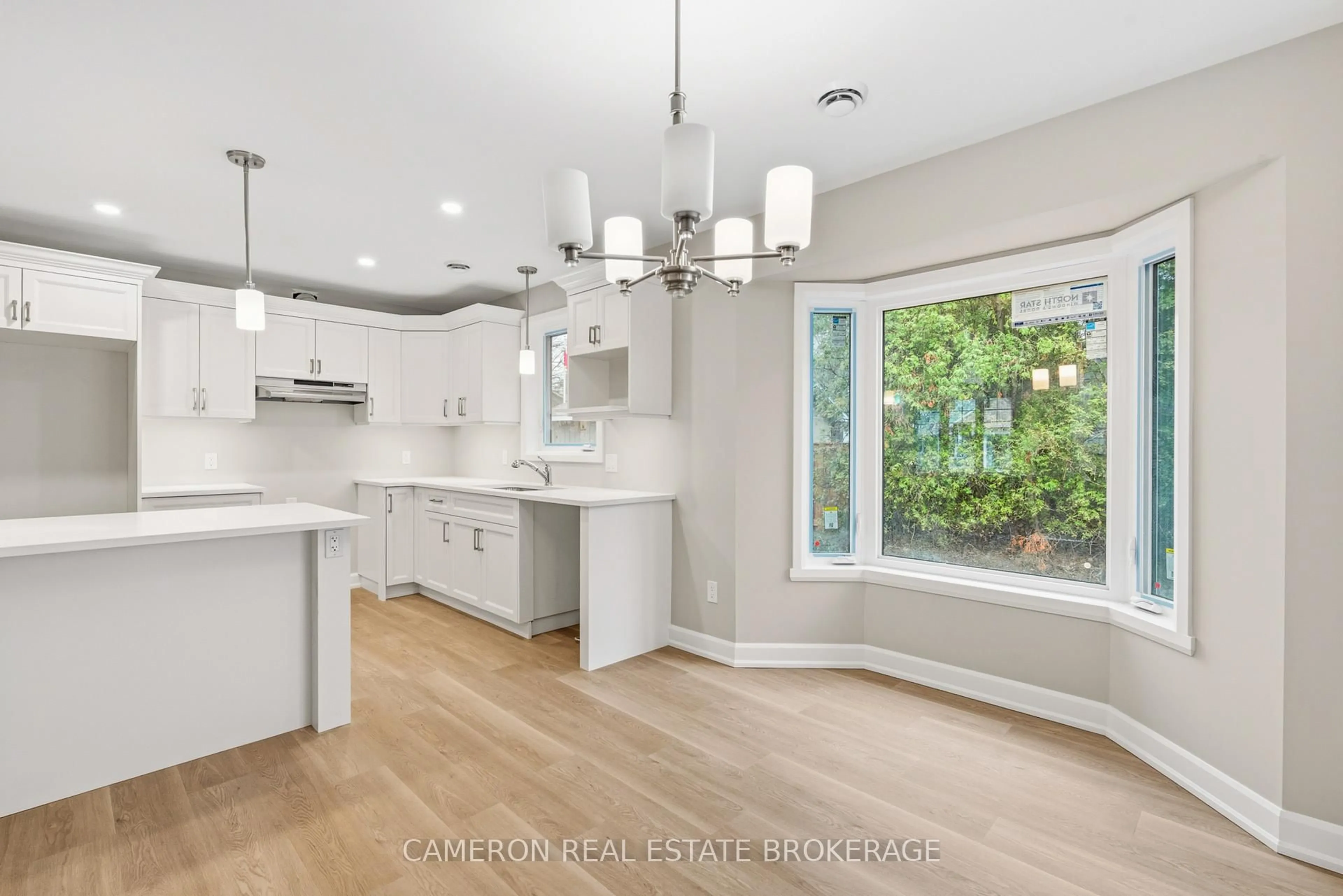 Open concept kitchen, ceramic/tile floor for 10 Whittaker Cres, Cornwall Ontario K6H 0J6