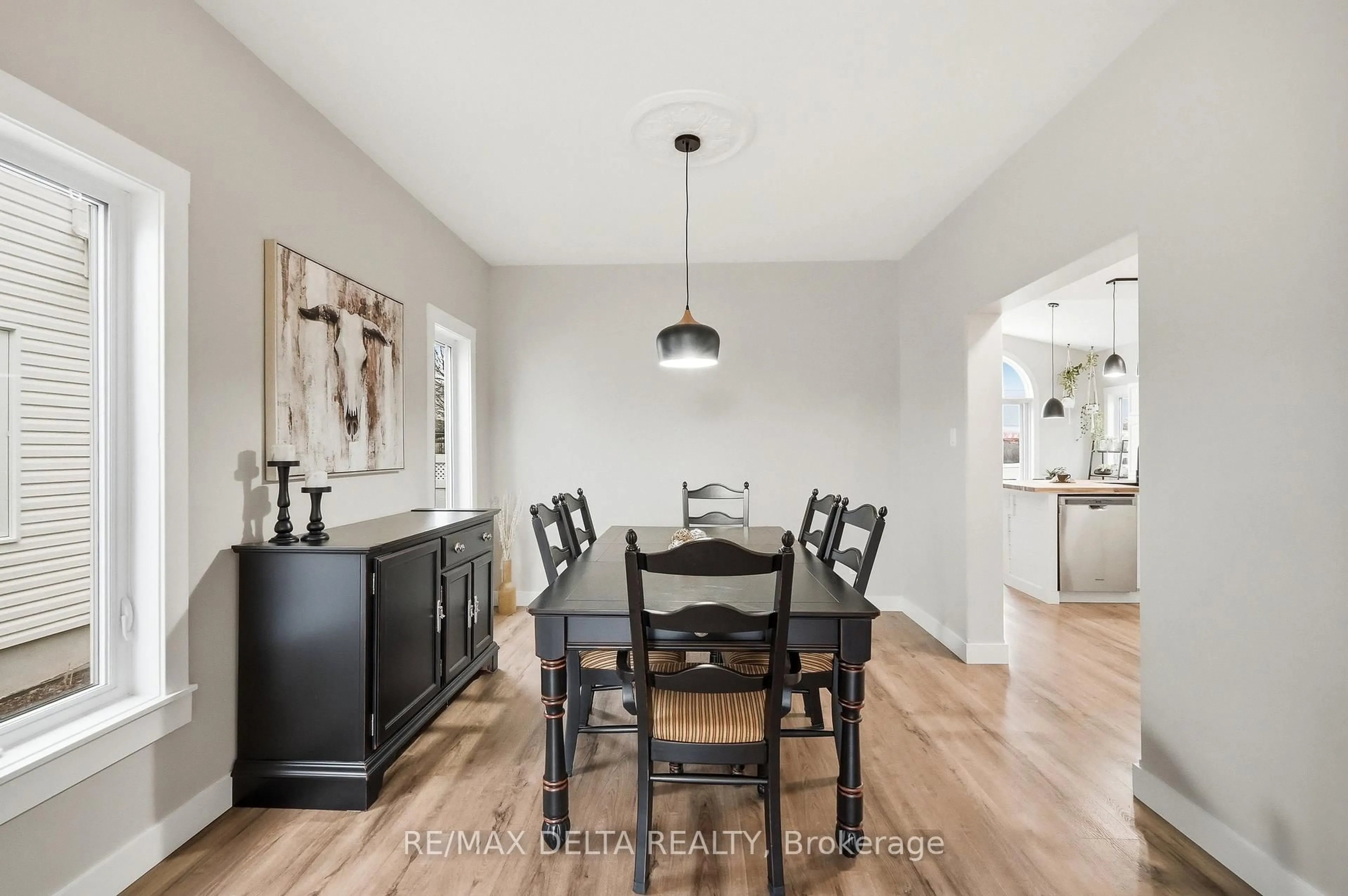 Dining room, wood/laminate floor for 2669 Chamberland St, Clarence-Rockland Ontario K4K 0A5