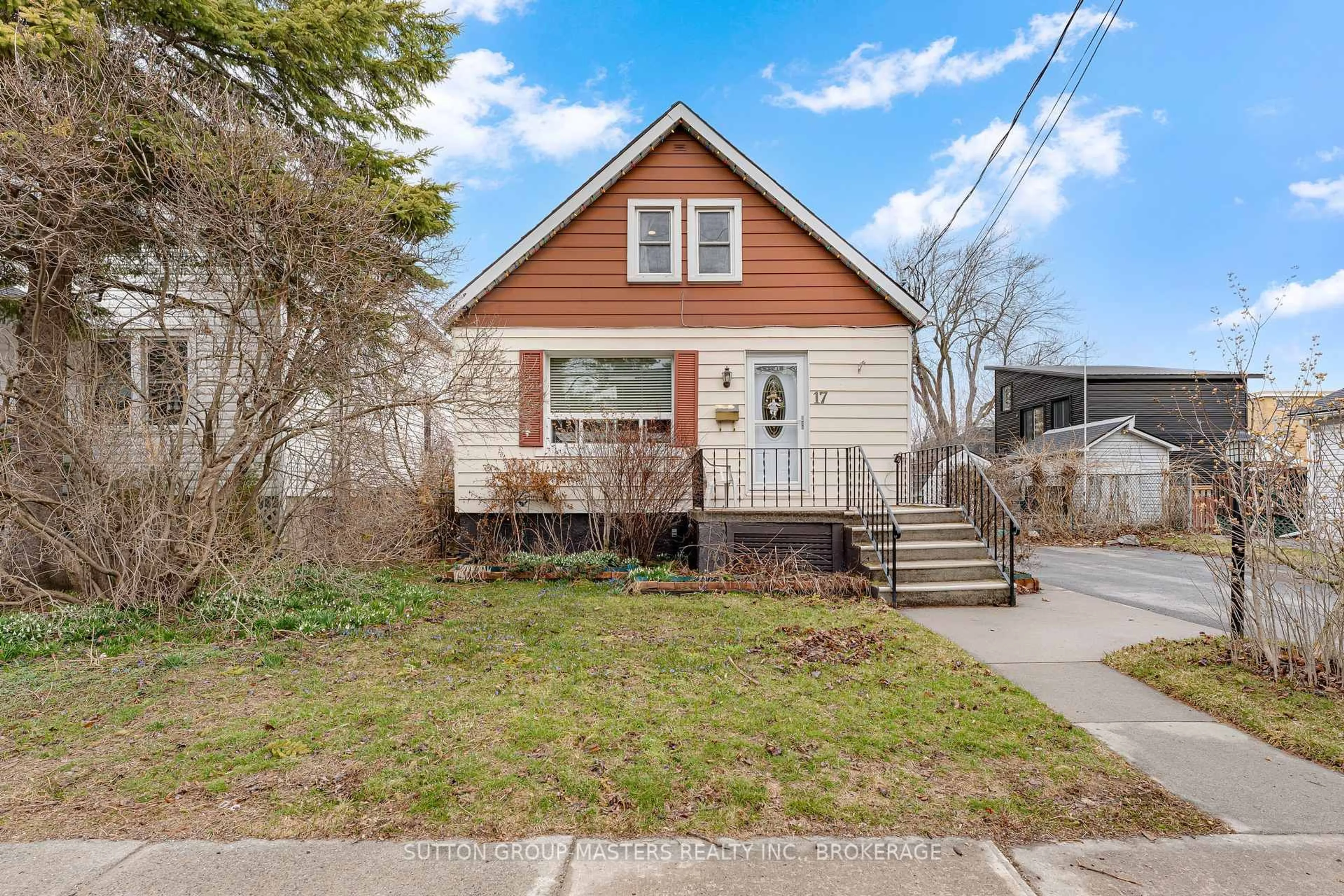 Home with vinyl exterior material, street for 17 N Bartlett St, Kingston Ontario K7K 1X6