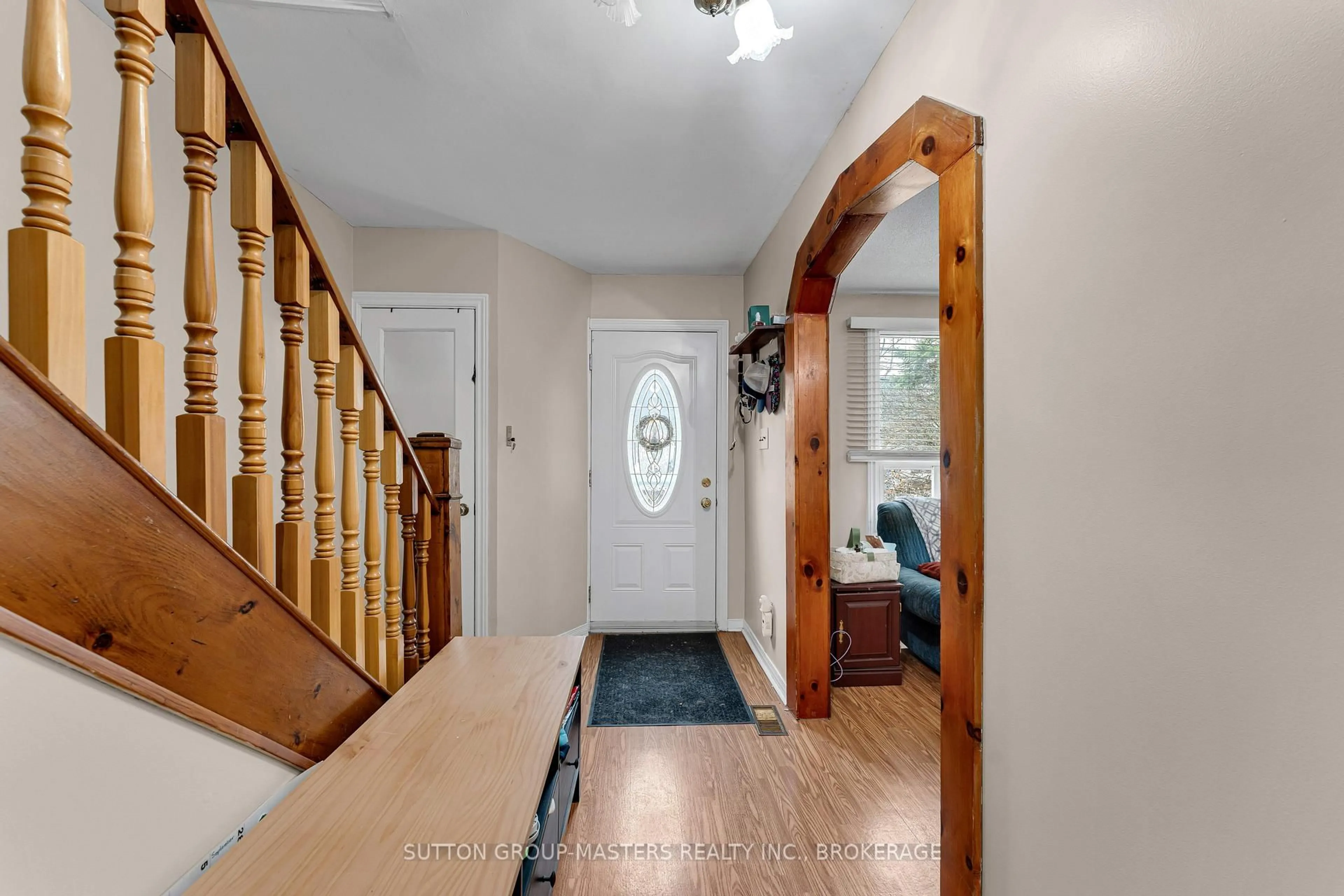 Indoor entryway for 17 N Bartlett St, Kingston Ontario K7K 1X6