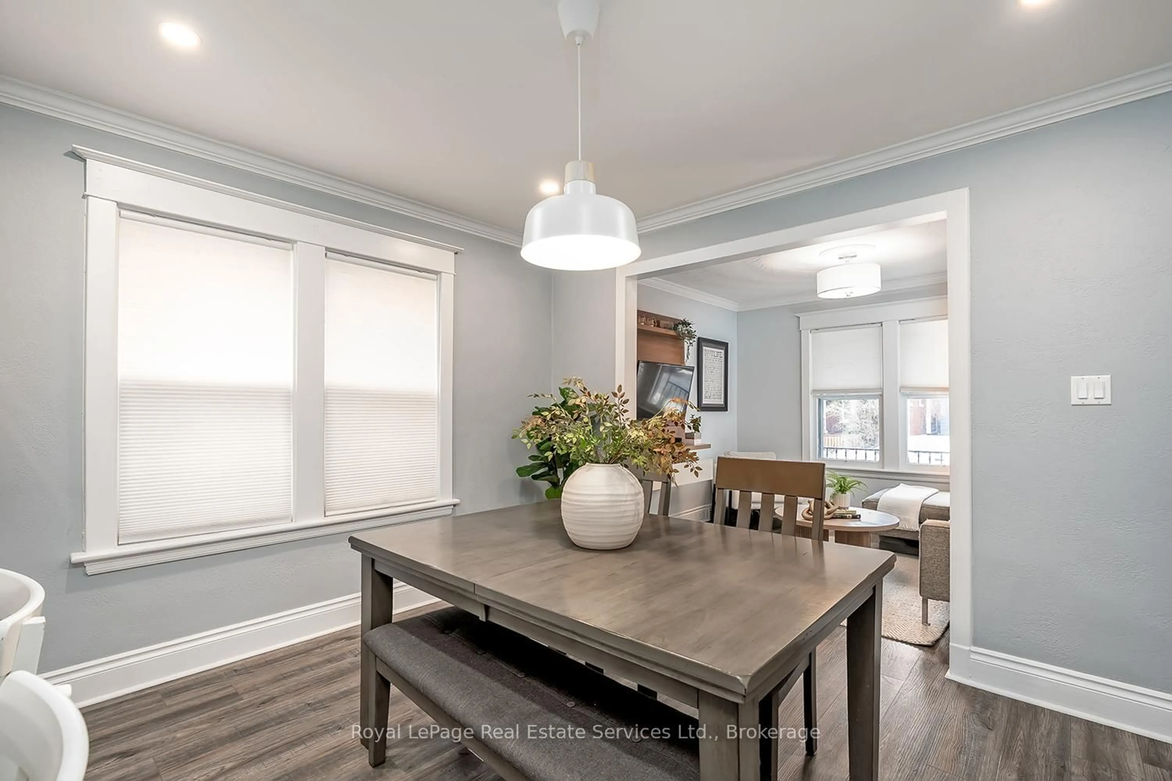 Dining room, wood/laminate floor for 35 Park Row, Hamilton Ontario L8H 4E3