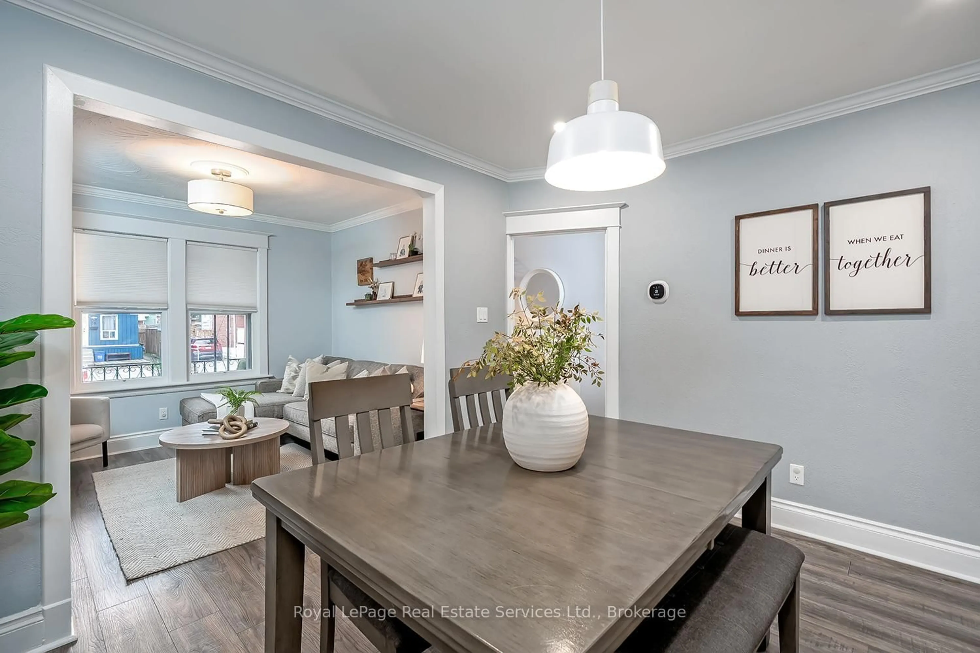 Dining room, unknown for 35 Park Row, Hamilton Ontario L8H 4E3