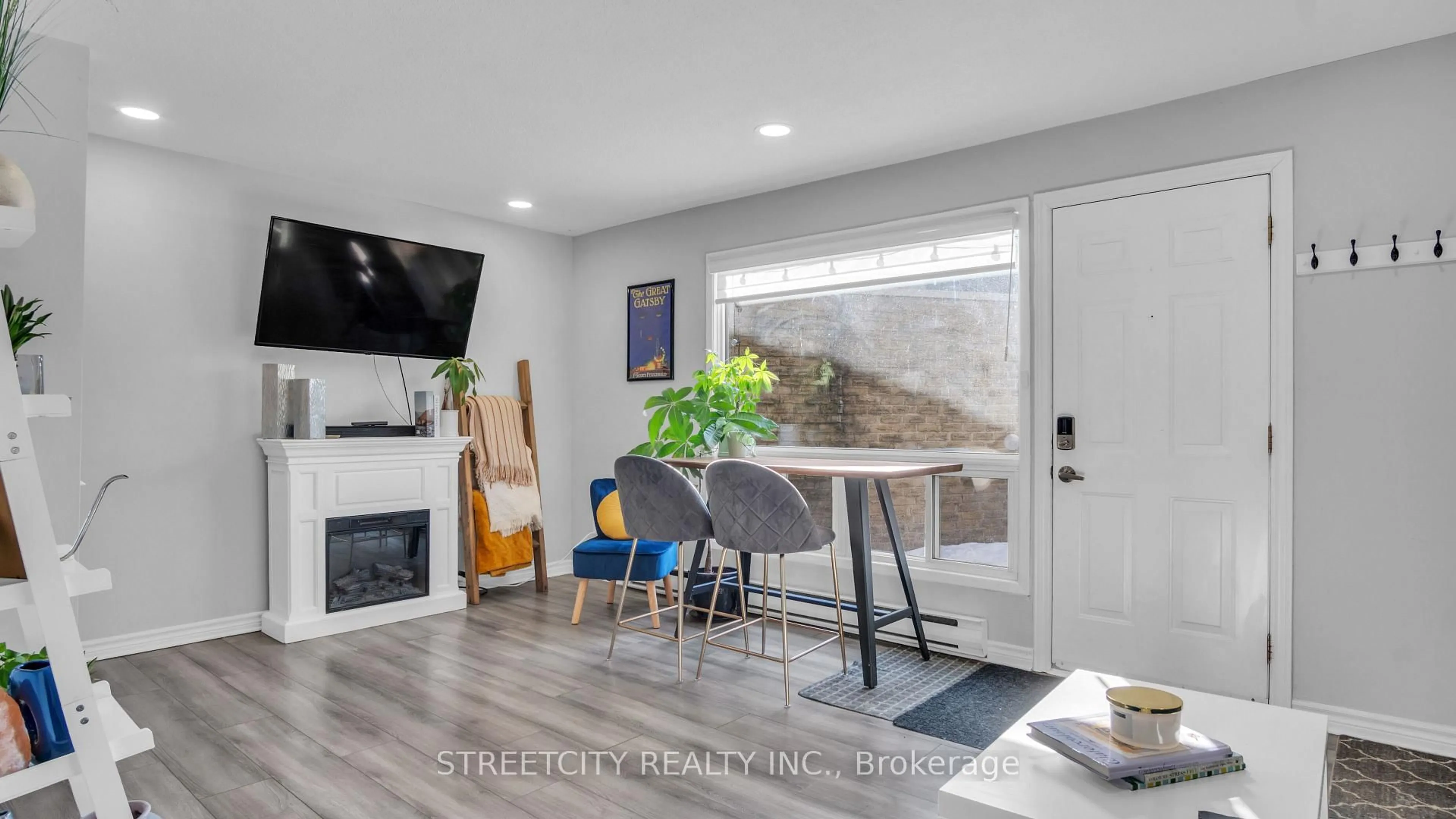 Unknown for 490 SOUTHDALE Rd #8, London South Ontario N6E 1A4