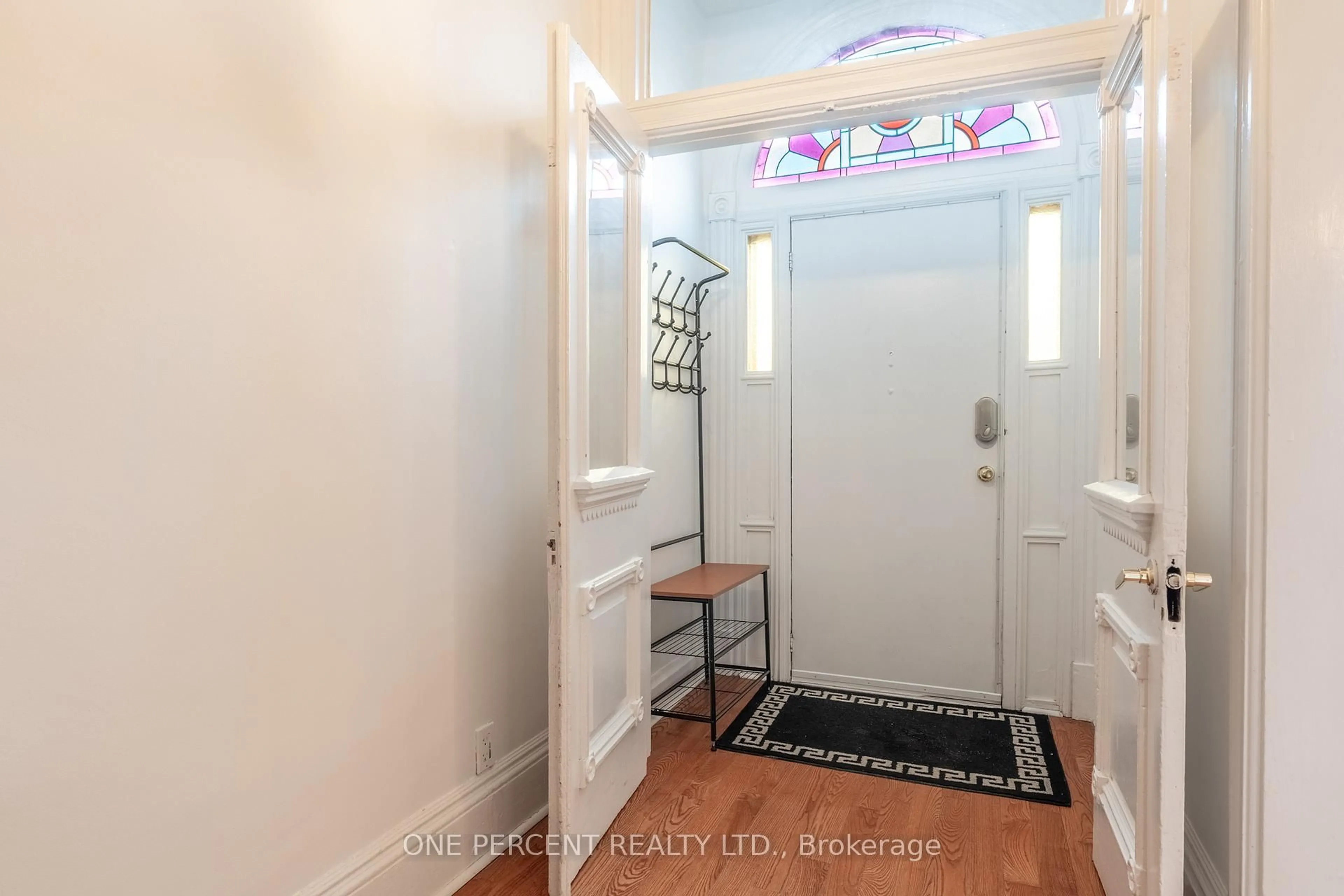 Indoor entryway for 198 Bay St, Hamilton Ontario L8R 2P9