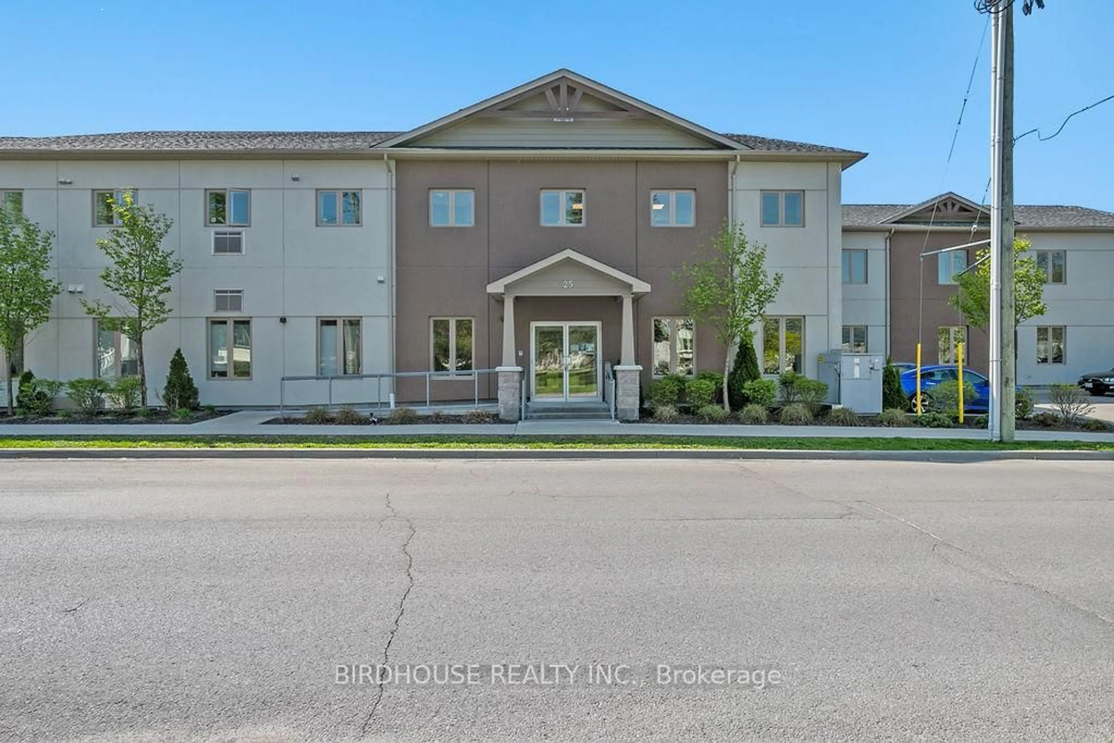 Unknown for 25 King St #301, Kawartha Lakes Ontario K9V 1C4