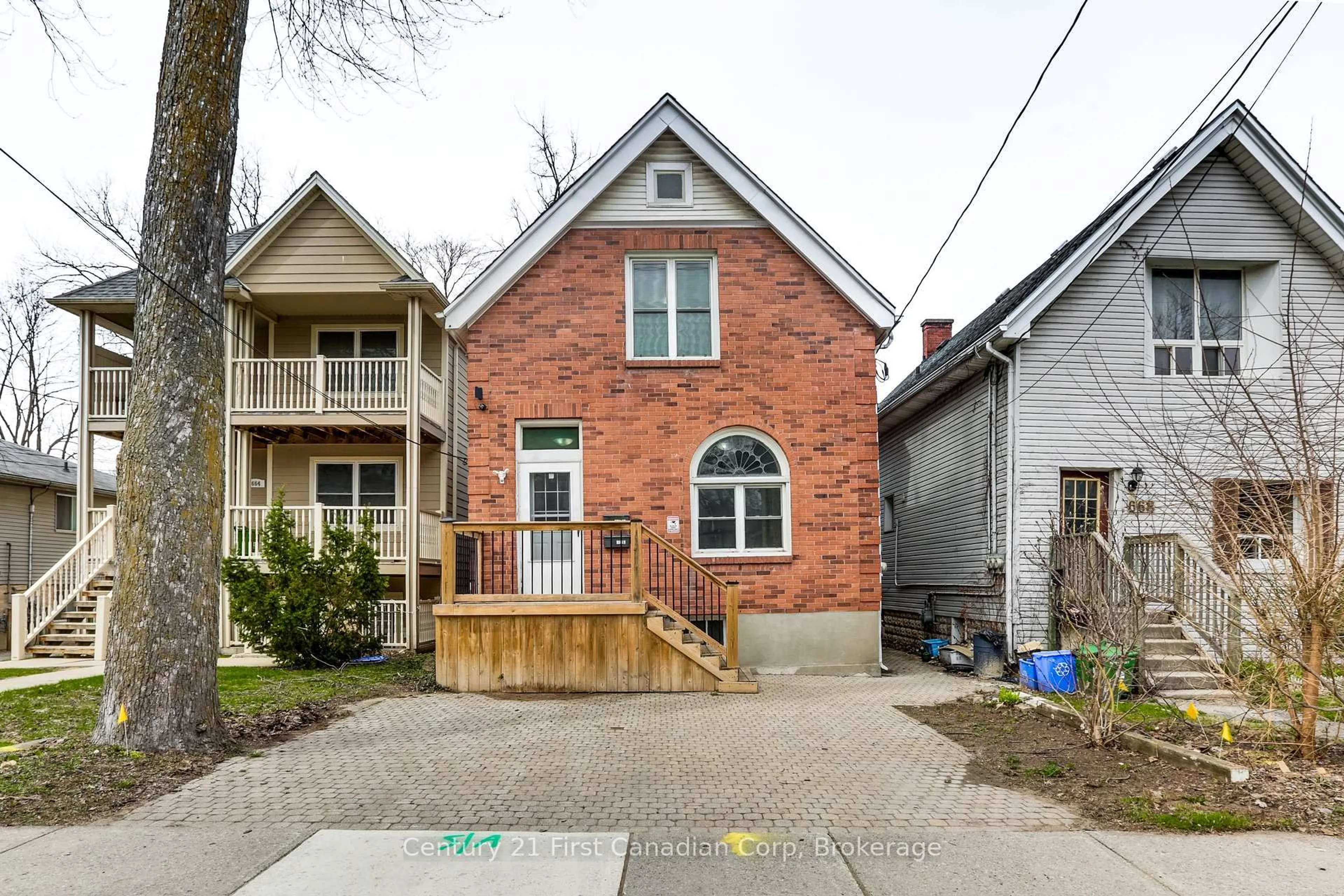 Home with brick exterior material, street for 666 Queens Ave, London East Ontario N5W 3H1