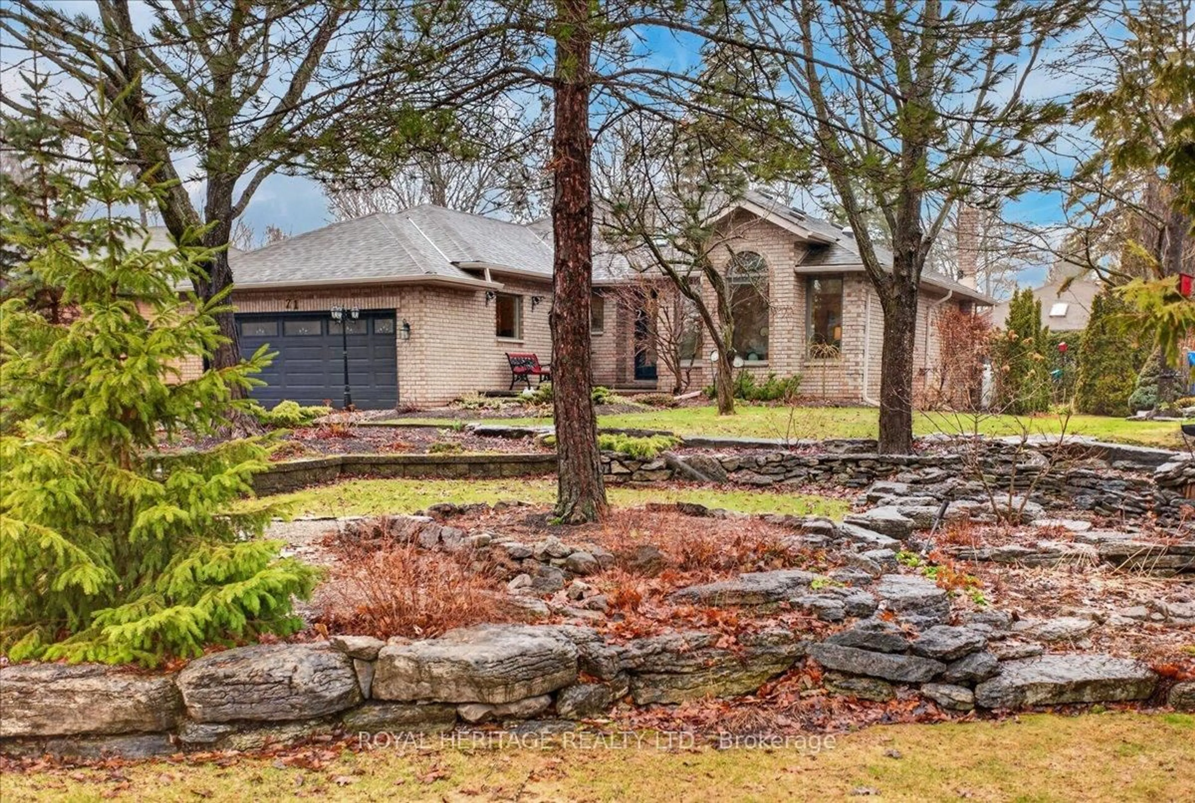 A pic from outside/outdoor area/front of a property/back of a property/a pic from drone, water/lake/river/ocean view for 71 Navigators Tr, Kawartha Lakes Ontario K0M 1A0