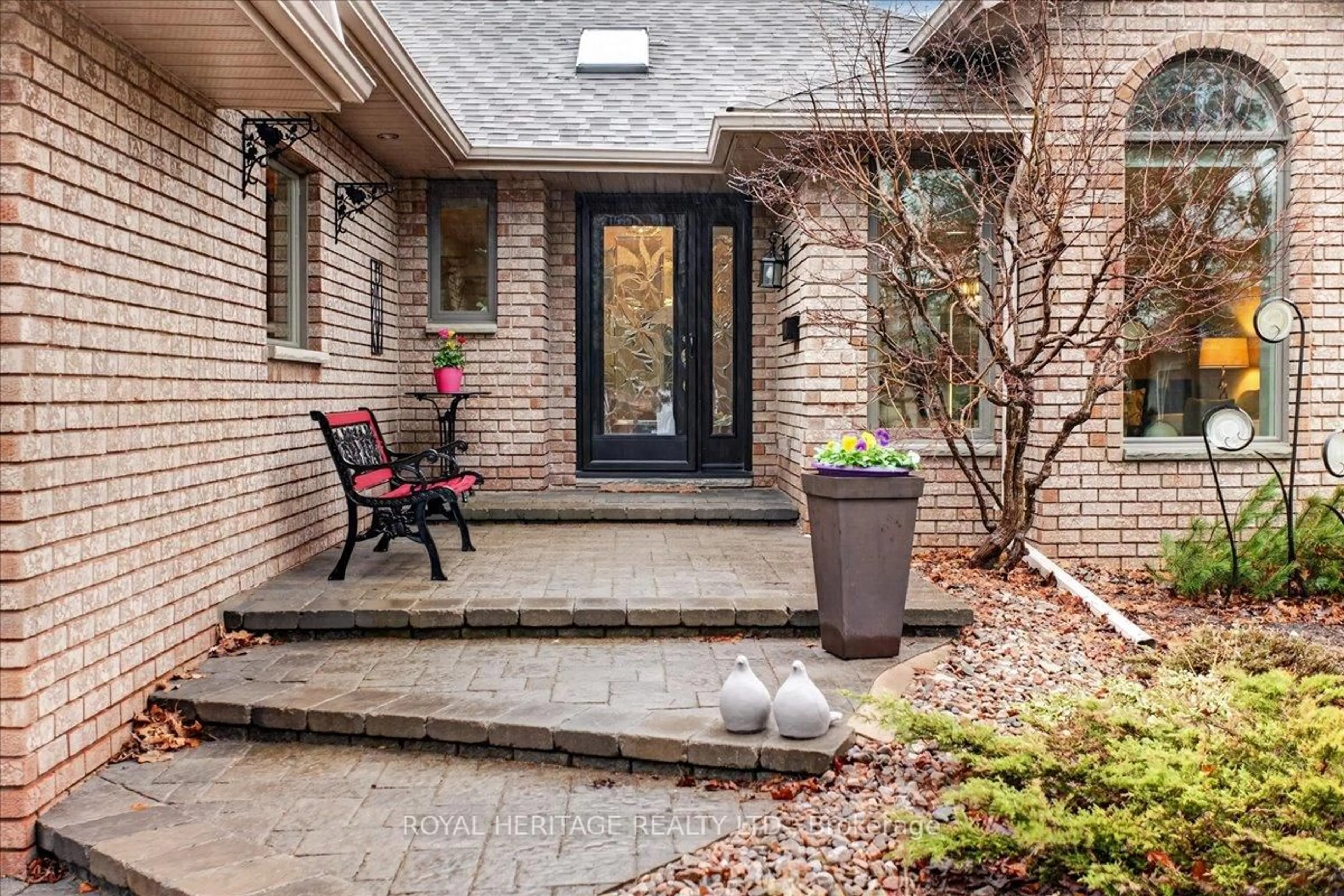 Home with brick exterior material, street for 71 Navigators Tr, Kawartha Lakes Ontario K0M 1A0