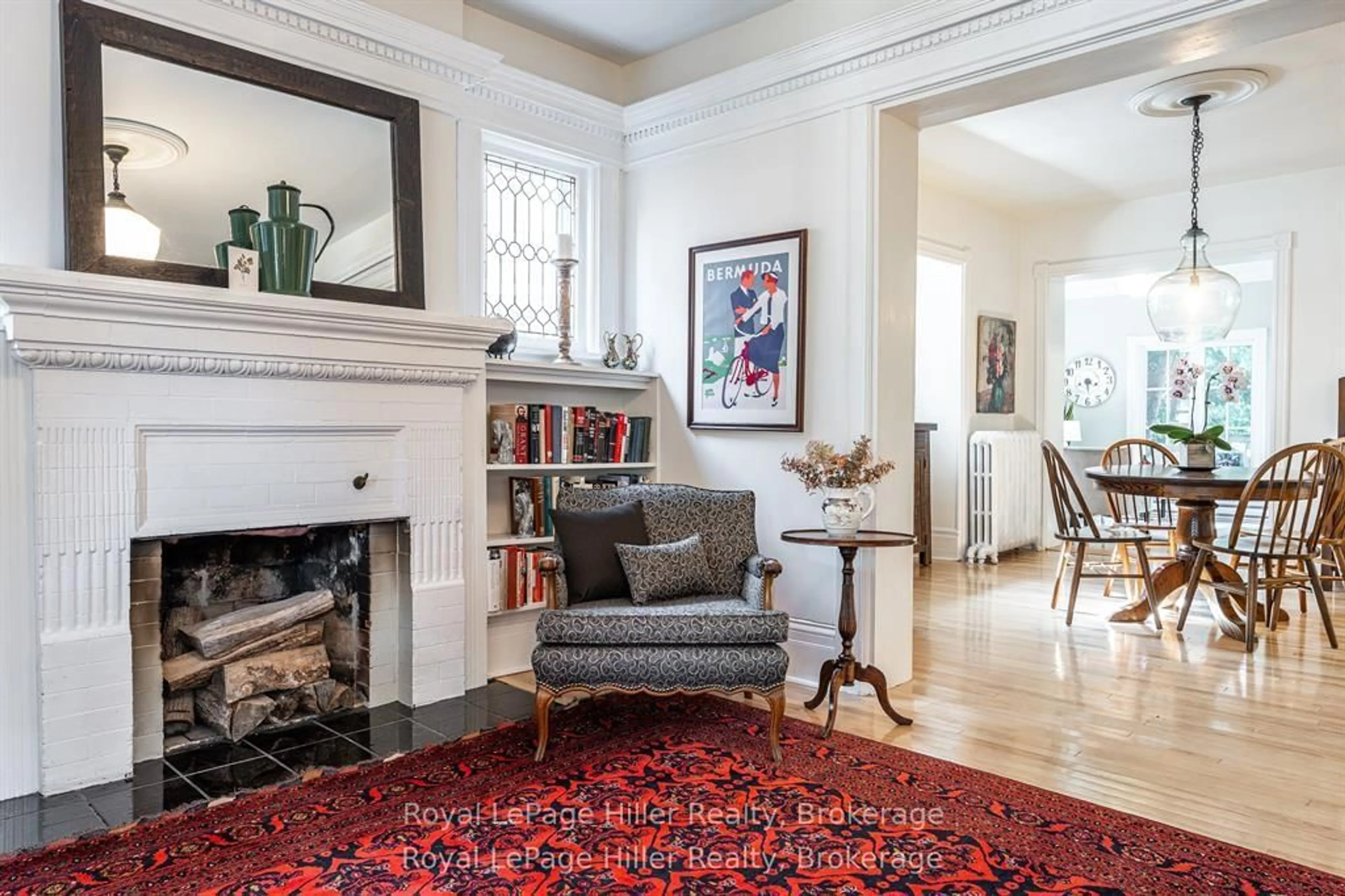 Living room with furniture, carpet floor for 180 Elizabeth St, Stratford Ontario N5A 4Z3