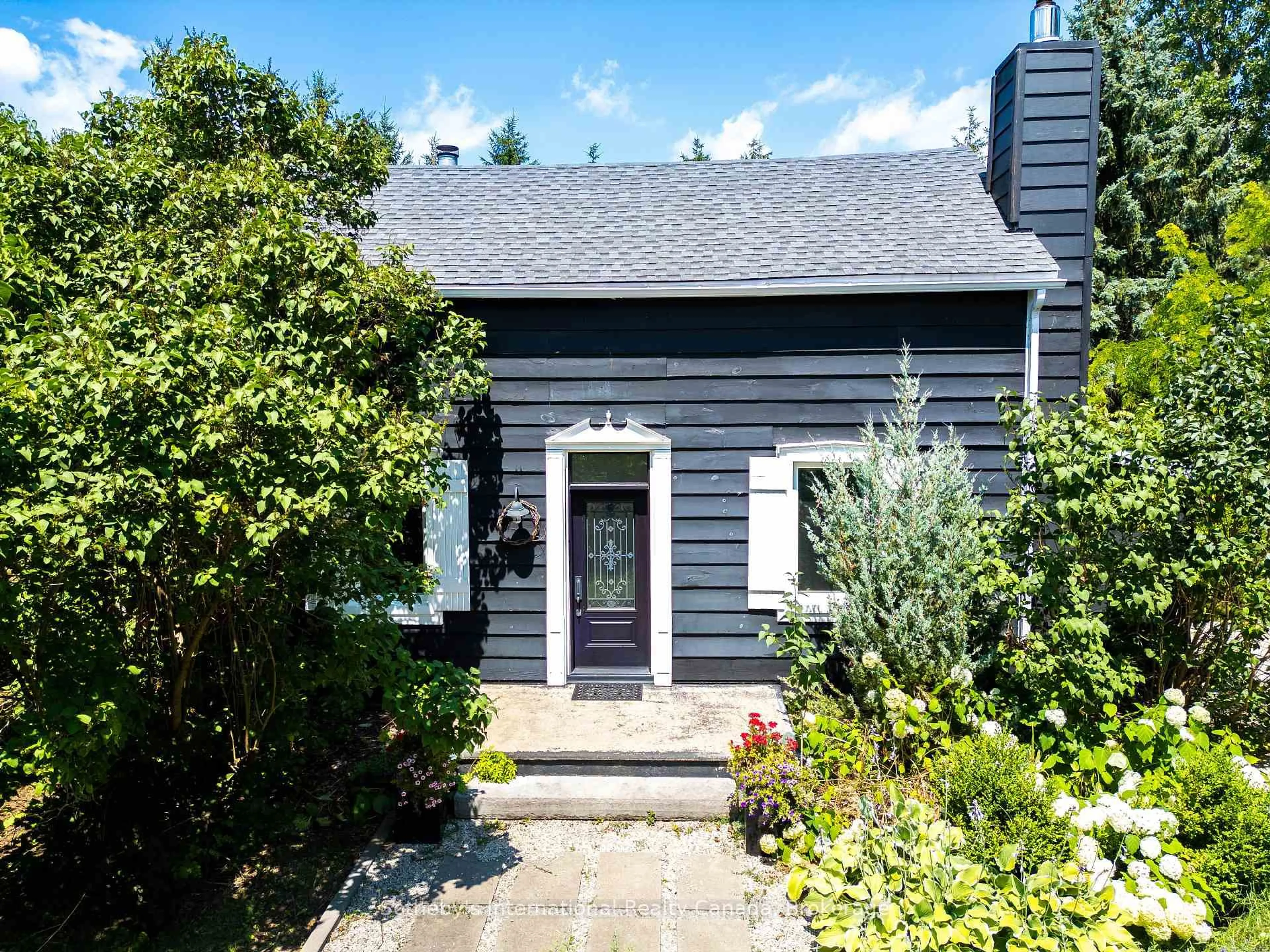 Home with vinyl exterior material, street for 119 Matilda St, Blue Mountains Ontario N0H 1J0