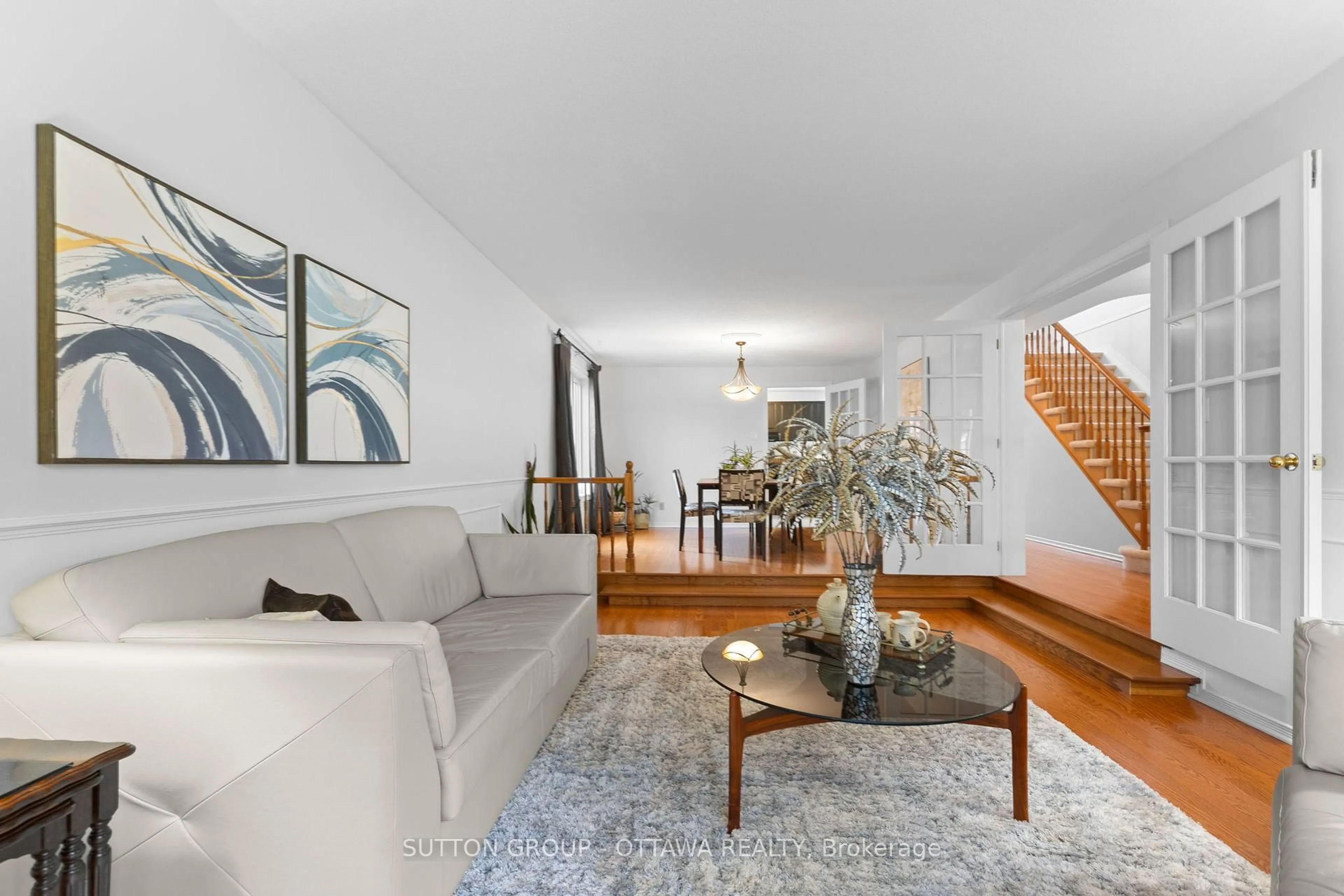 Living room with furniture, unknown for 540 Des Conifers Cres, Ottawa Ontario K4A 3E2