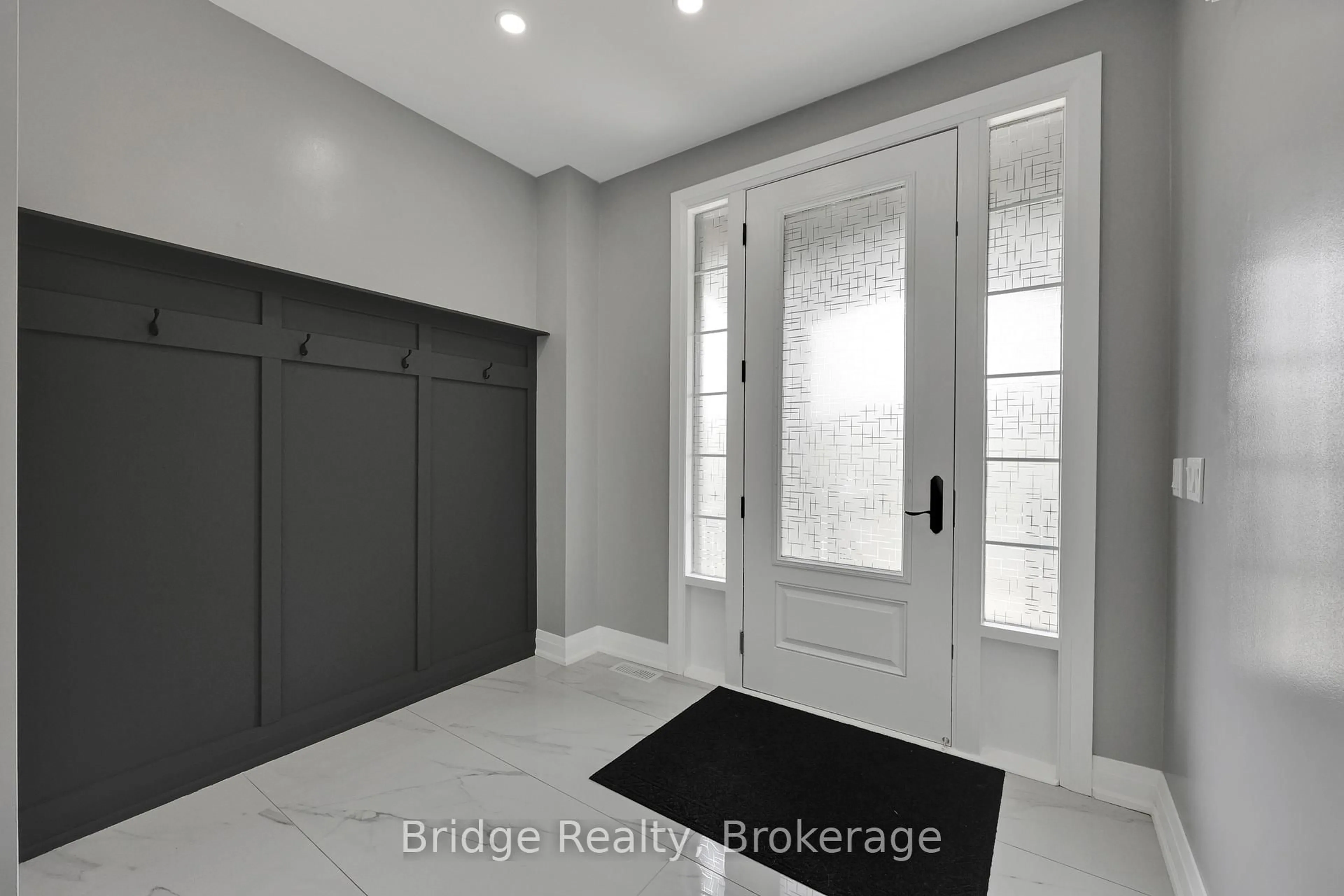 Indoor entryway for 1343 Upper Thames Dr, Woodstock Ontario N4T 0N1