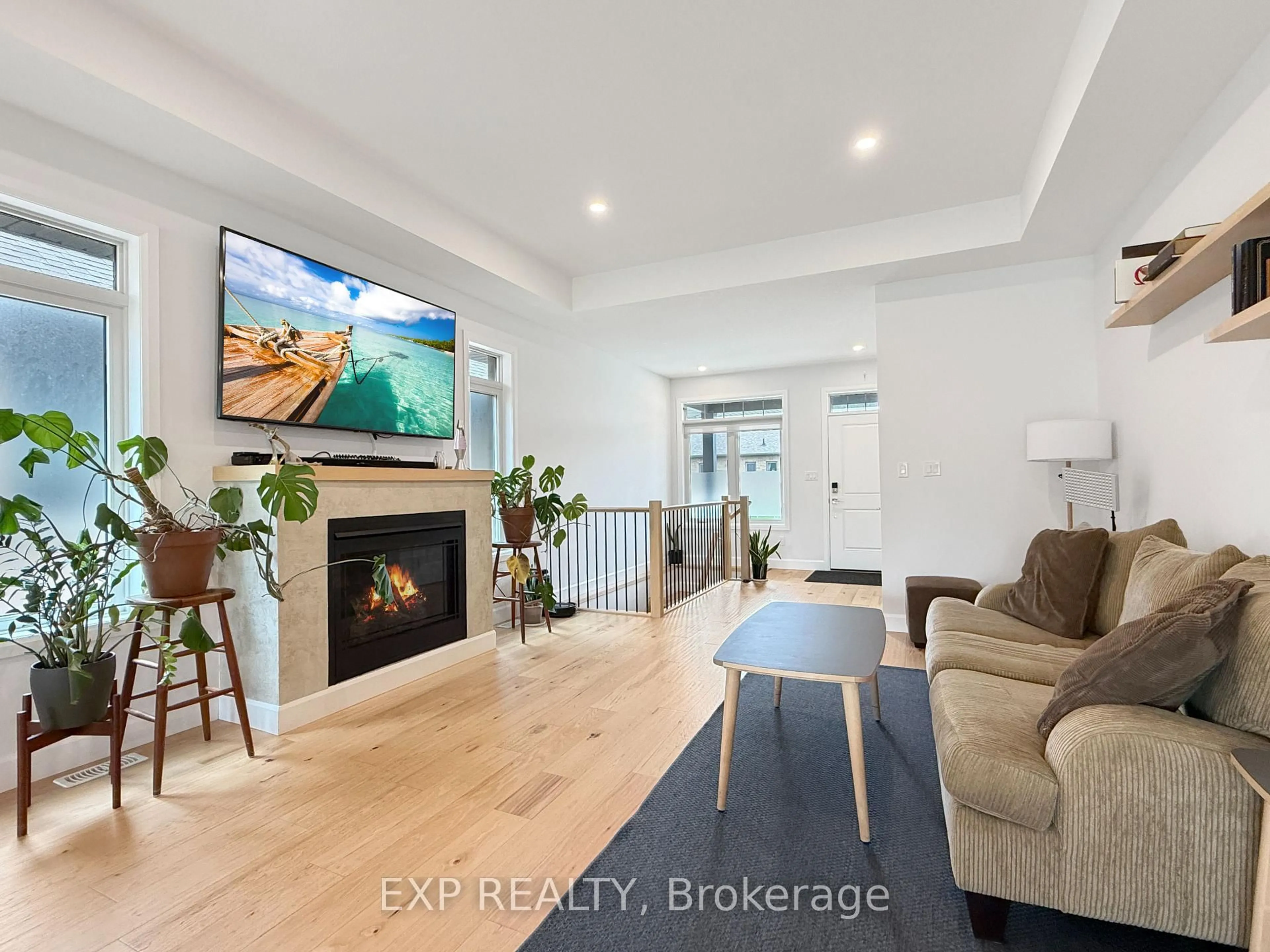Living room with furniture, unknown for 159 Collins Way #31, Strathroy-Caradoc Ontario N7G 0G8