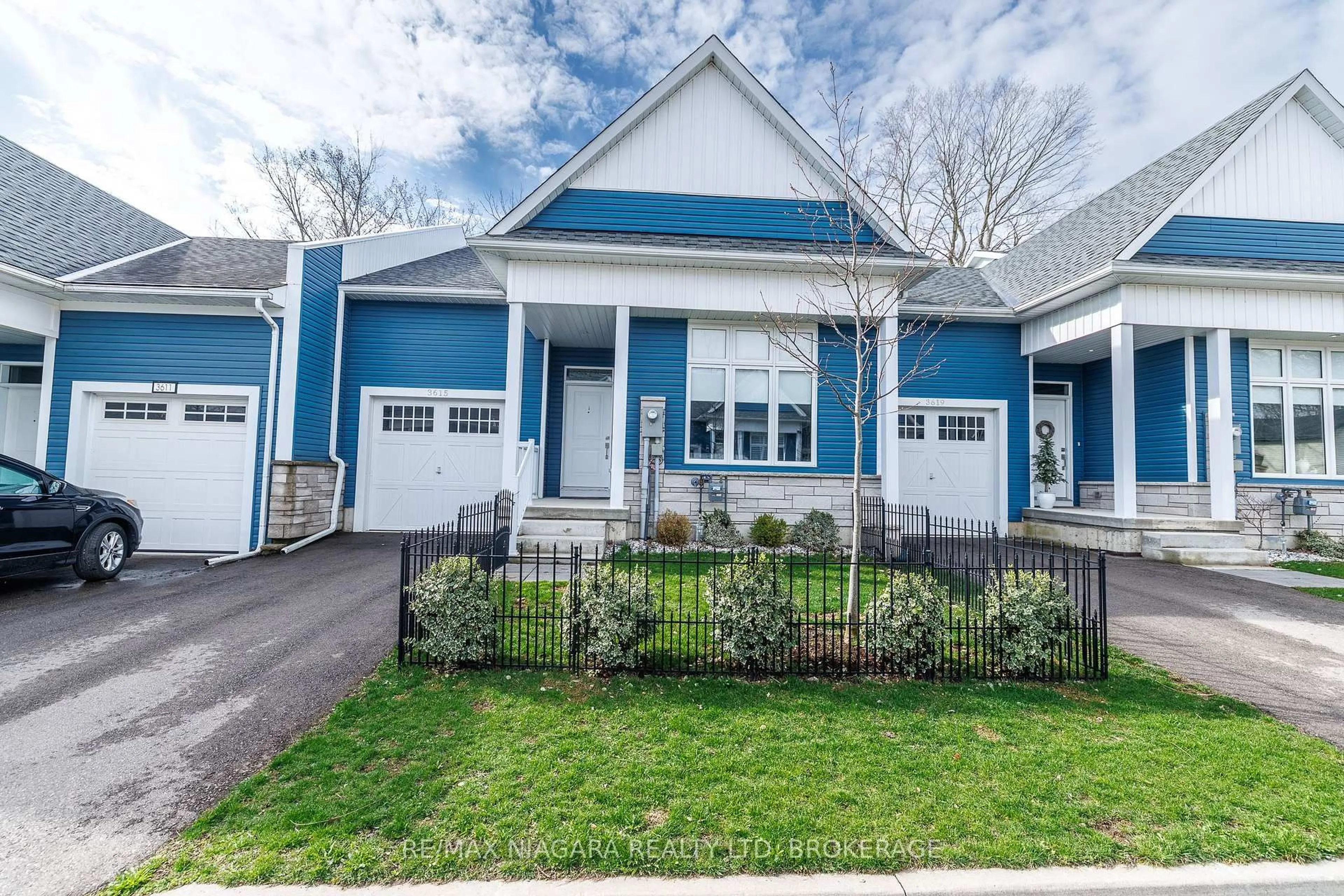 Home with vinyl exterior material, street for 3615 Hibbard St, Fort Erie Ontario L0S 1N0