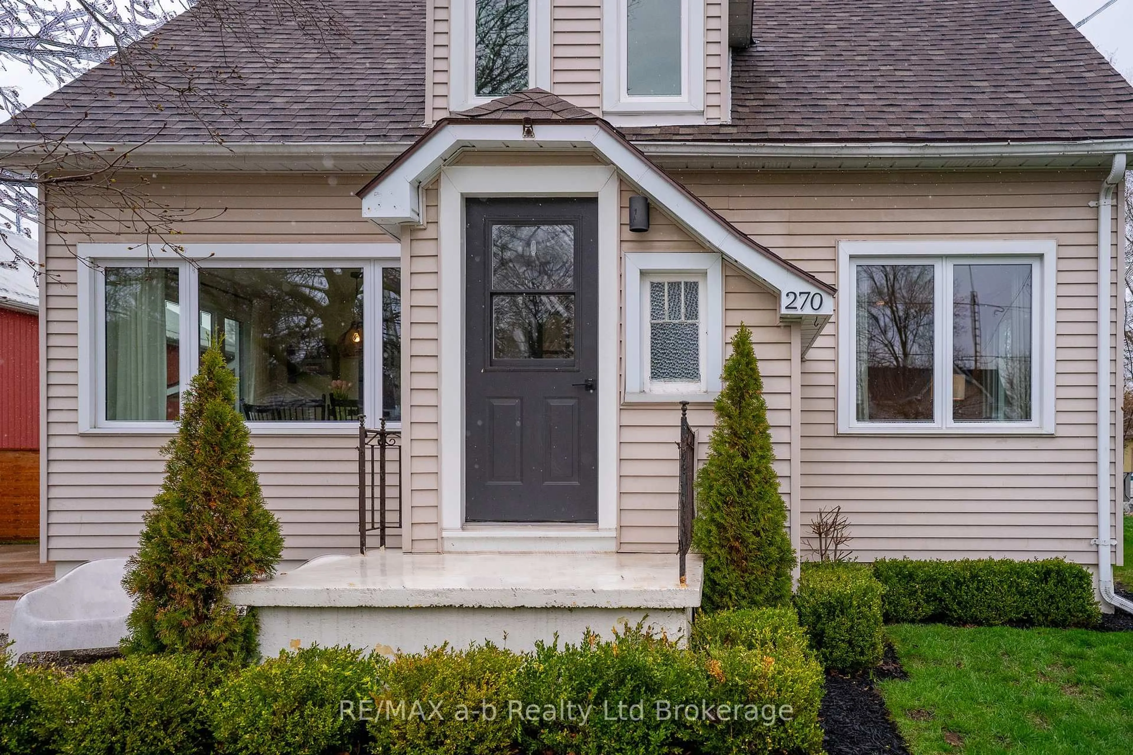 Unknown for 270 Main St, Norwich Ontario N0J 1R0