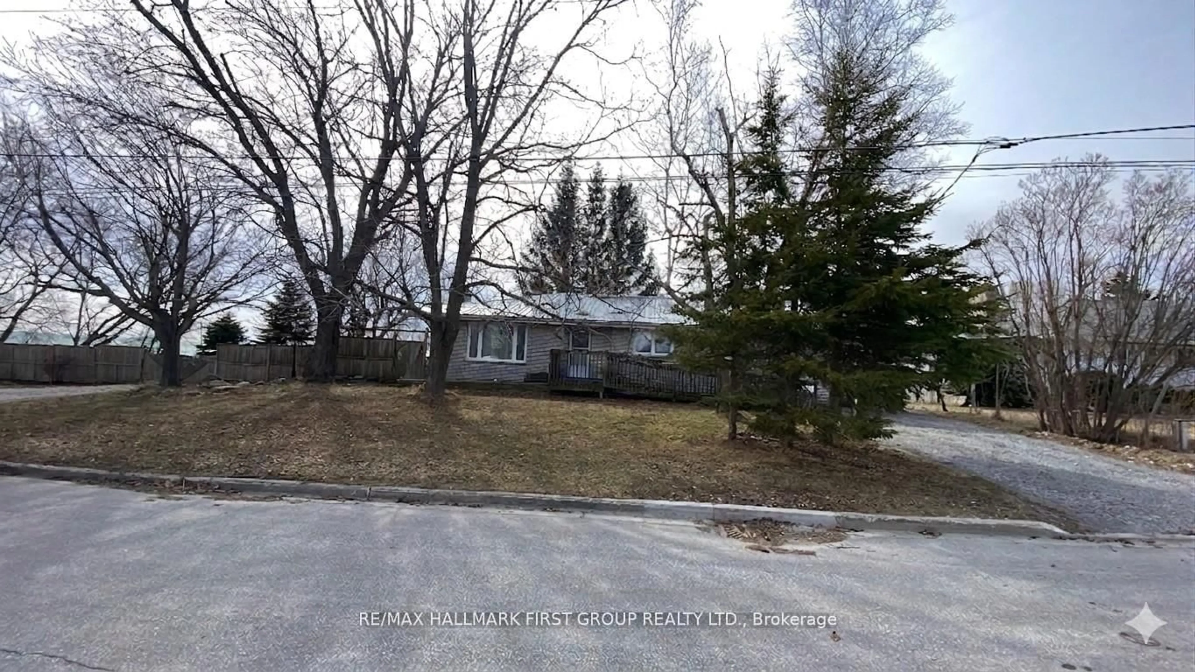 A pic from outside/outdoor area/front of a property/back of a property/a pic from drone, street for 7 D'Arcy St, Cobourg Ontario K9A 3Z5