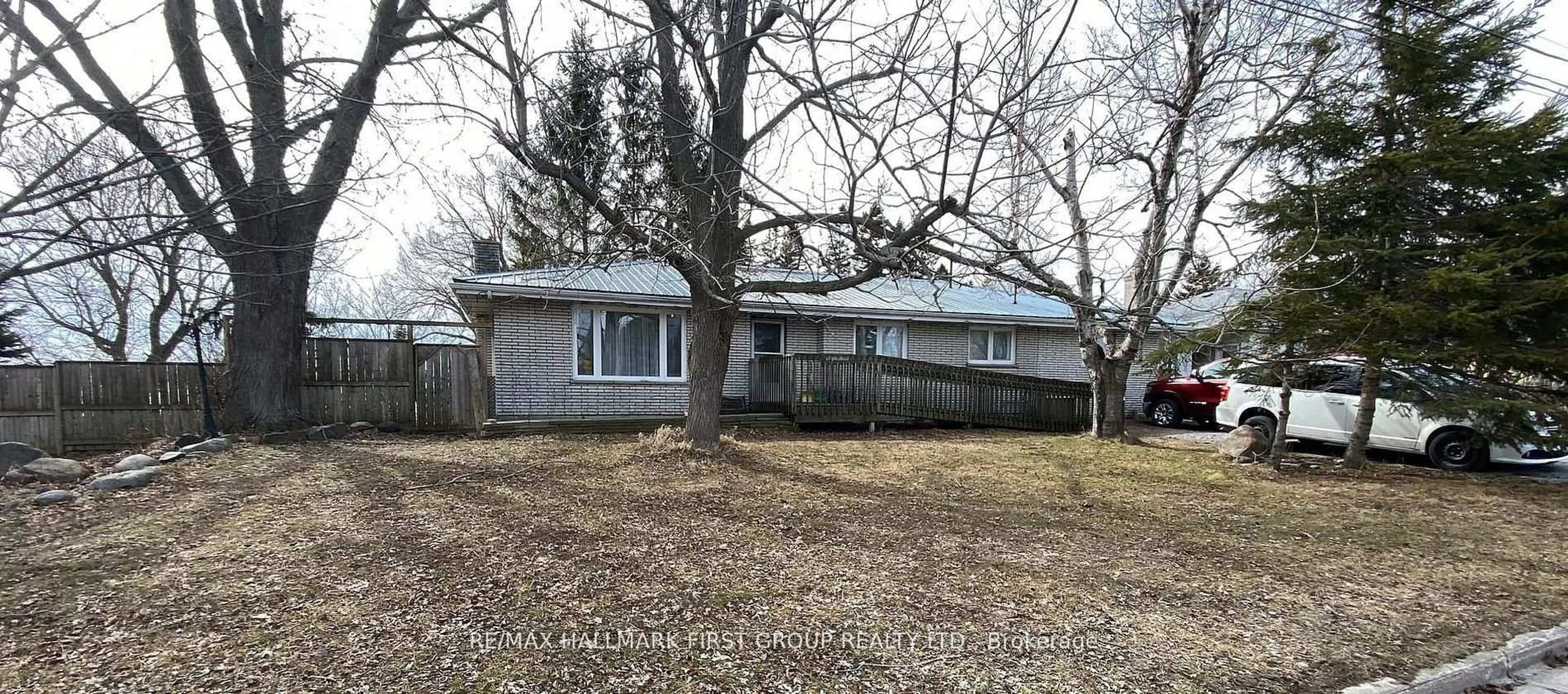 A pic from outside/outdoor area/front of a property/back of a property/a pic from drone, street for 7 D'Arcy St, Cobourg Ontario K9A 3Z5