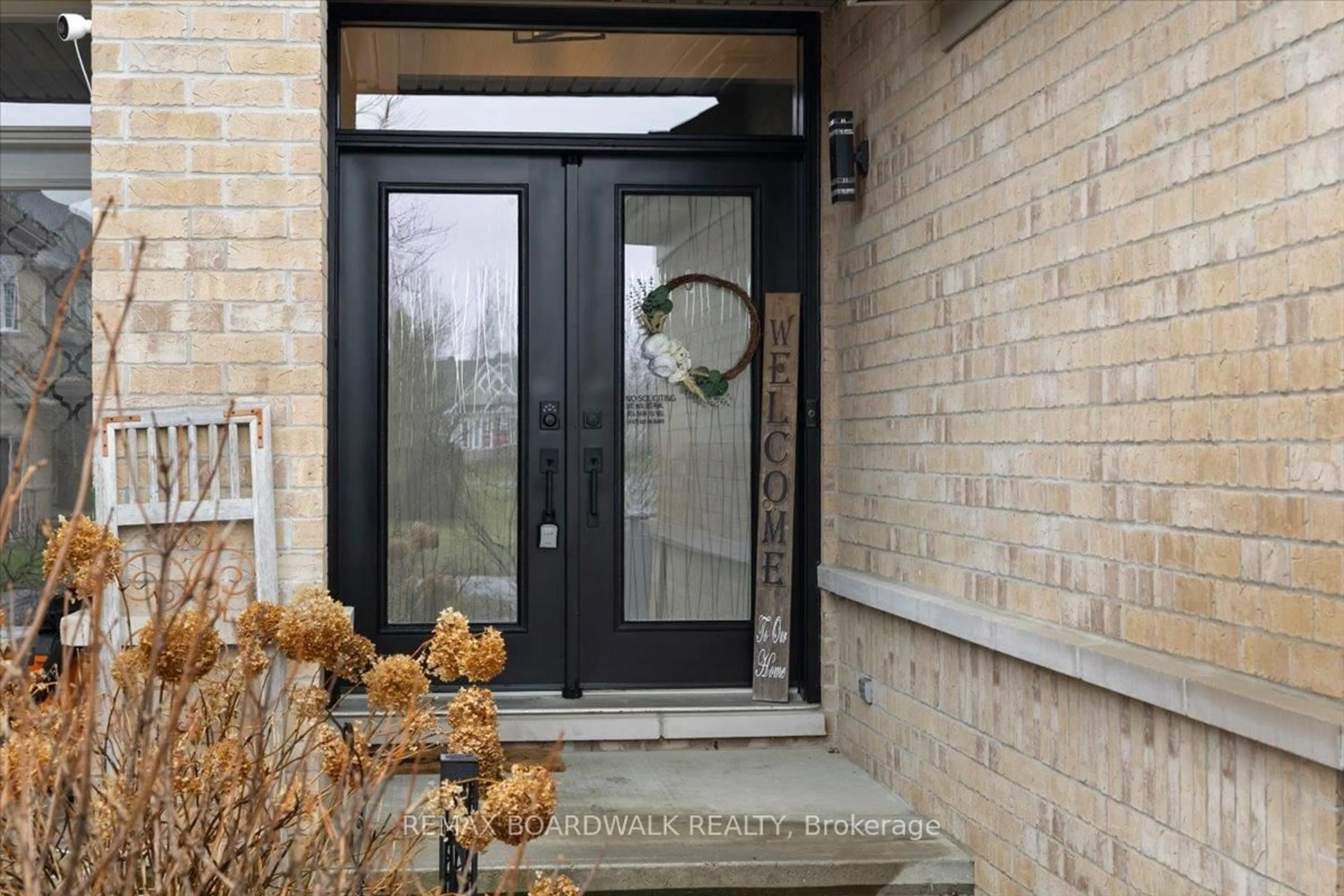 Indoor entryway for 6830 Breanna Cardill St, Greely Ontario K4P 0C1