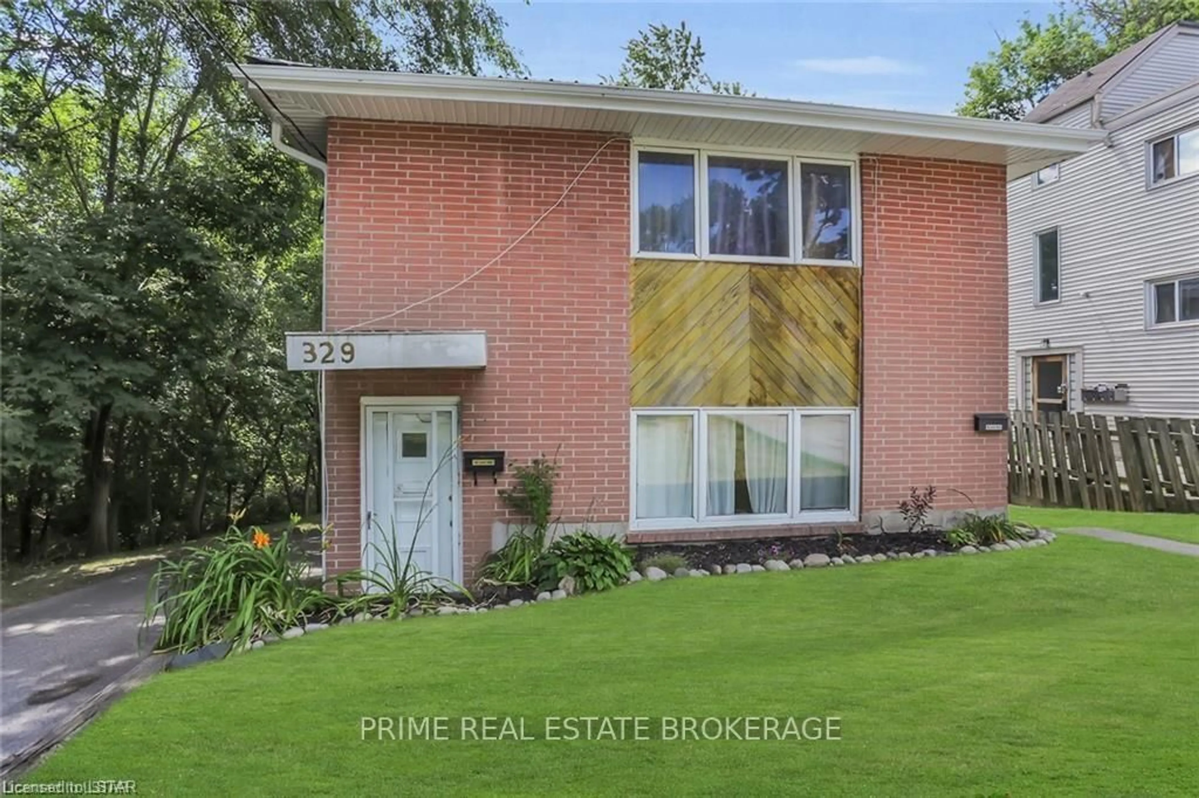 Home with brick exterior material, unknown for 329 Salisbury St, London East Ontario N5Y 3A8