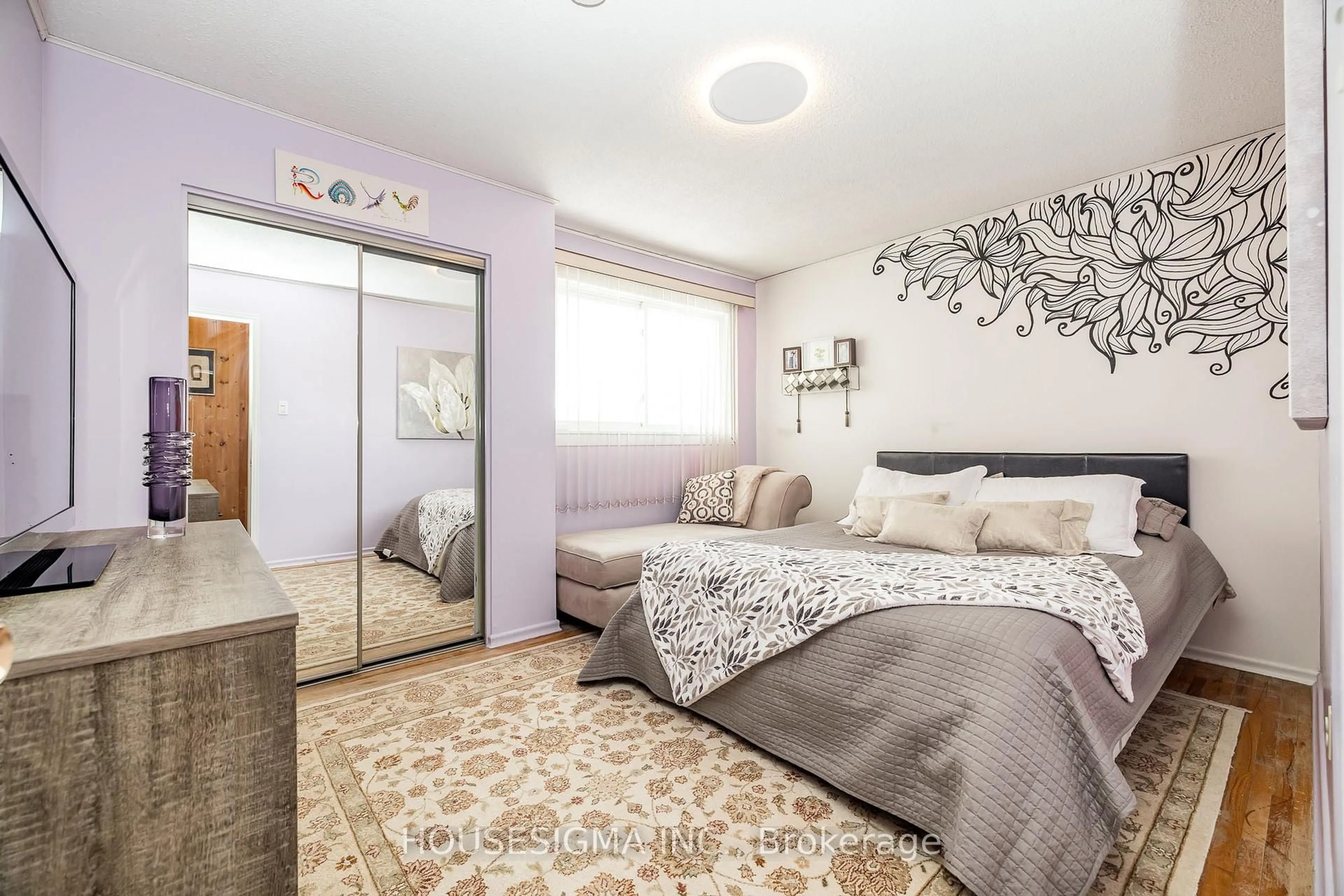 Bedroom with bed, unknown for 994 Charlton Dr, Ottawa Ontario K1J 8B3