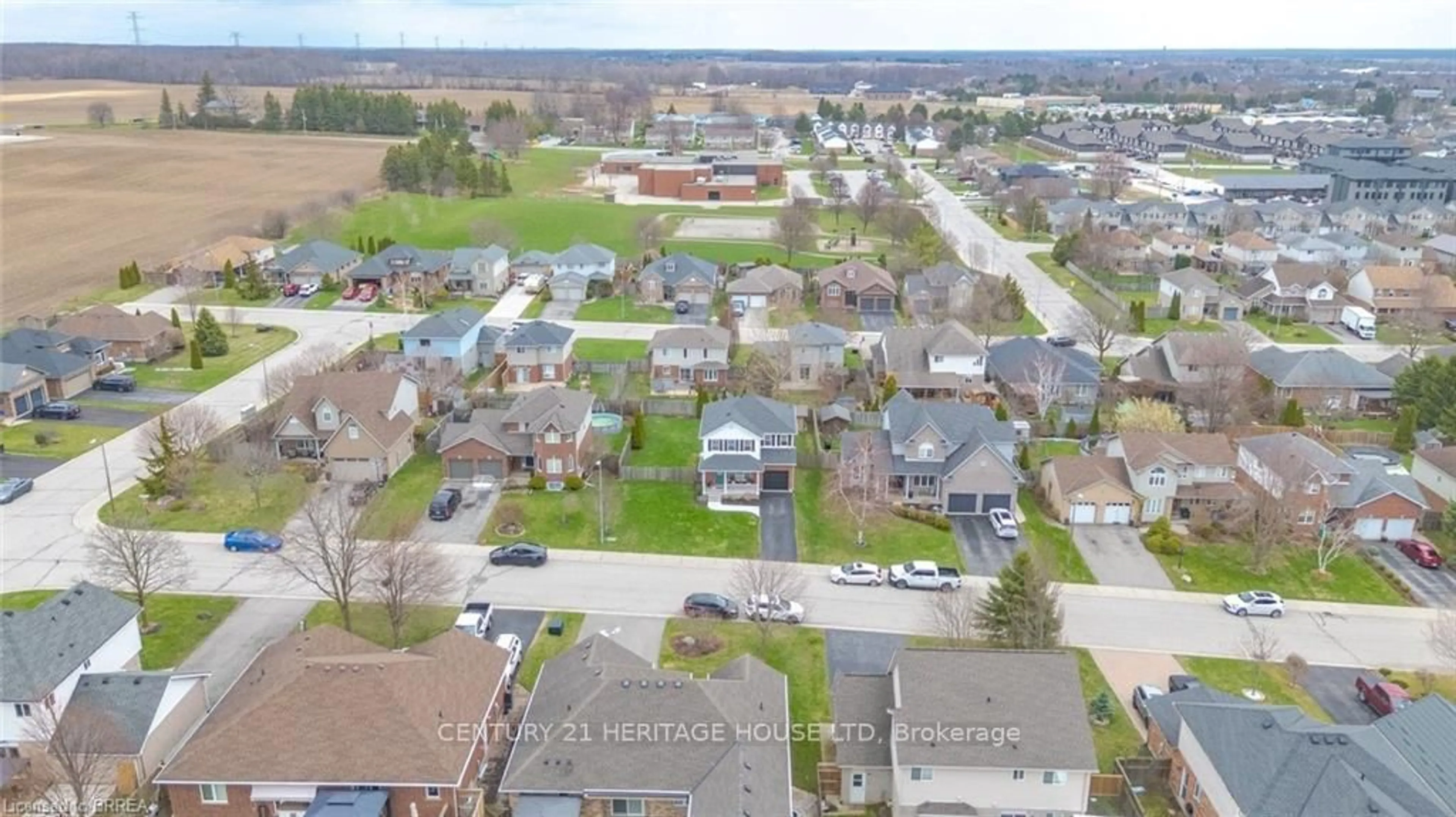 A pic from outside/outdoor area/front of a property/back of a property/a pic from drone, street for 34 Primrose Dr, Tillsonburg Ontario N4G 5S7