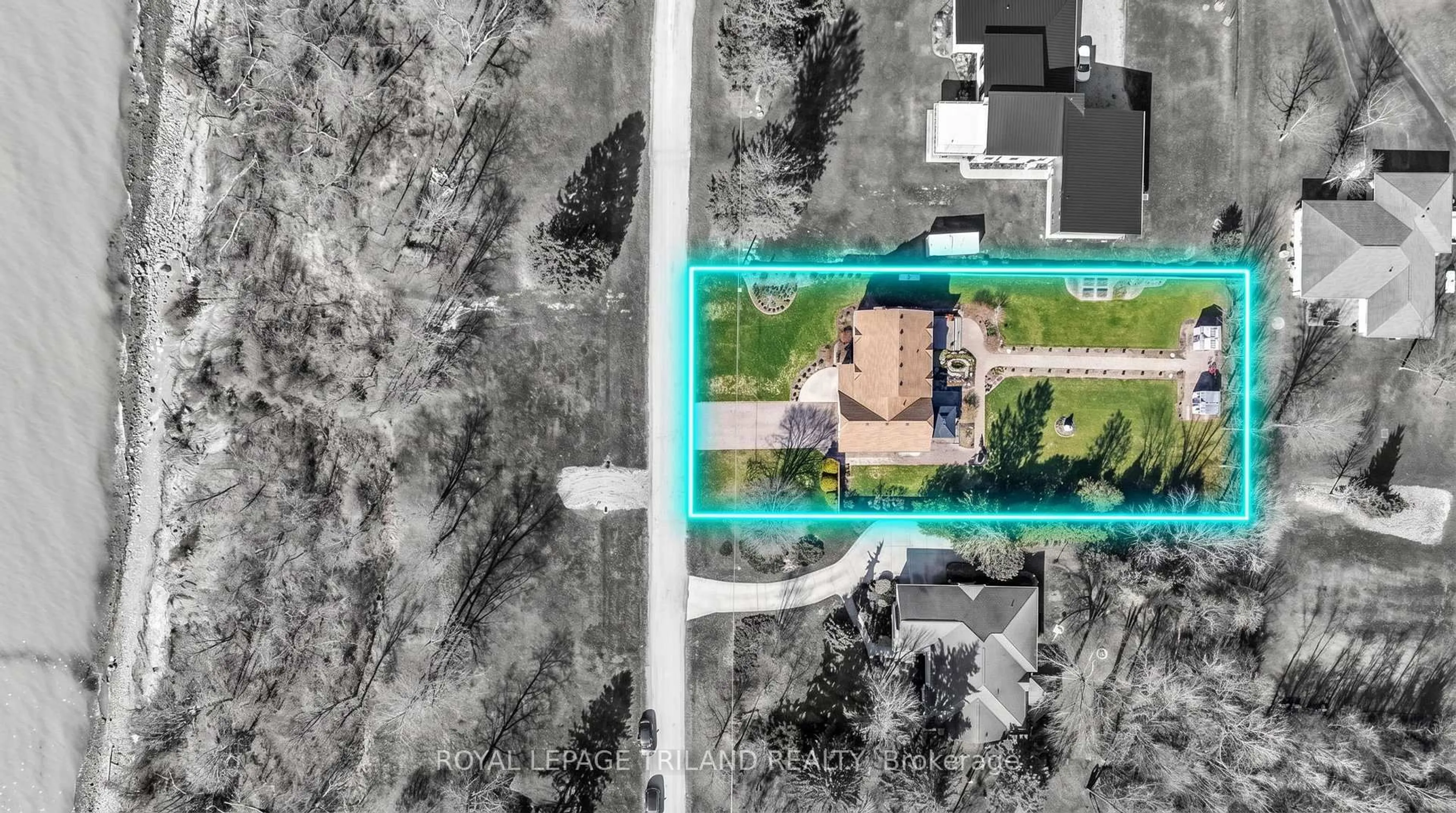 A pic from outside/outdoor area/front of a property/back of a property/a pic from drone, street for 5257 Cliff Rd, Lambton Shores Ontario N0N 1J7