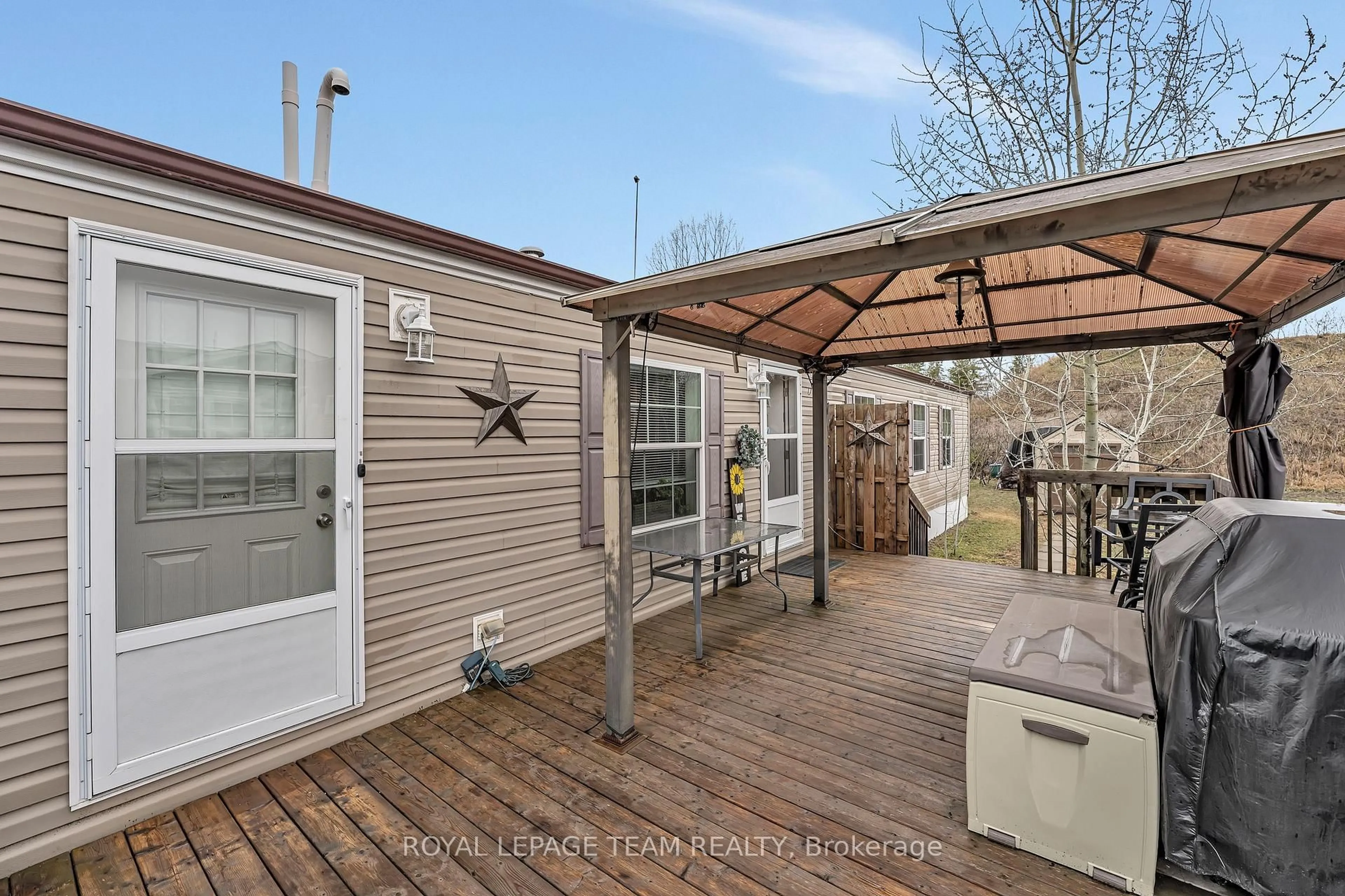 Patio, street for 6707 Chris Tierney Private, Ottawa Ontario K4P 1H4