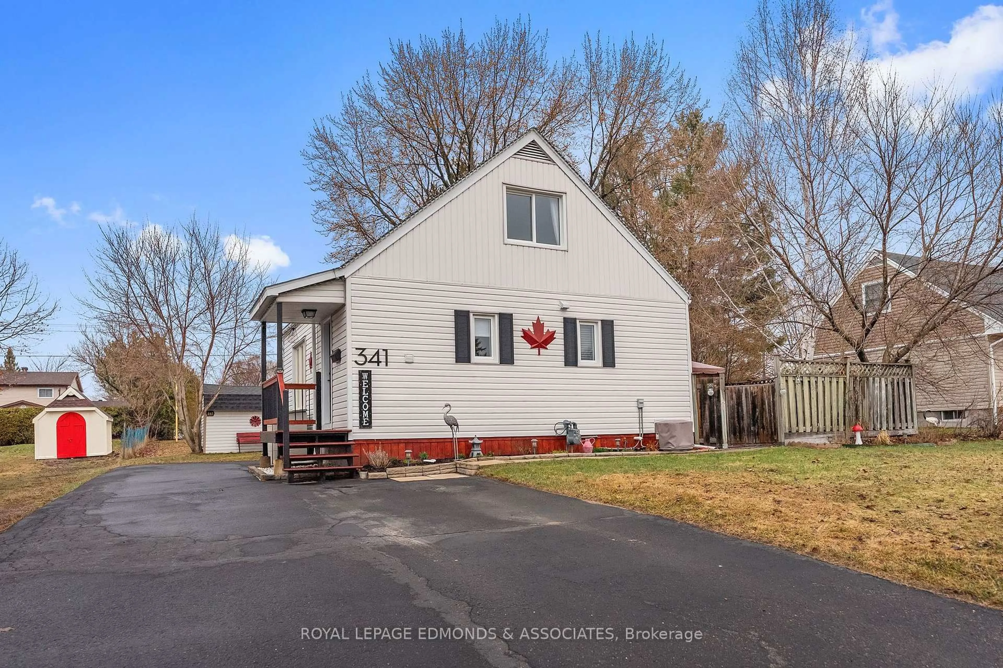 A pic from outside/outdoor area/front of a property/back of a property/a pic from drone, street for 341 Chamberlain St, Pembroke Ontario K8A 2M7
