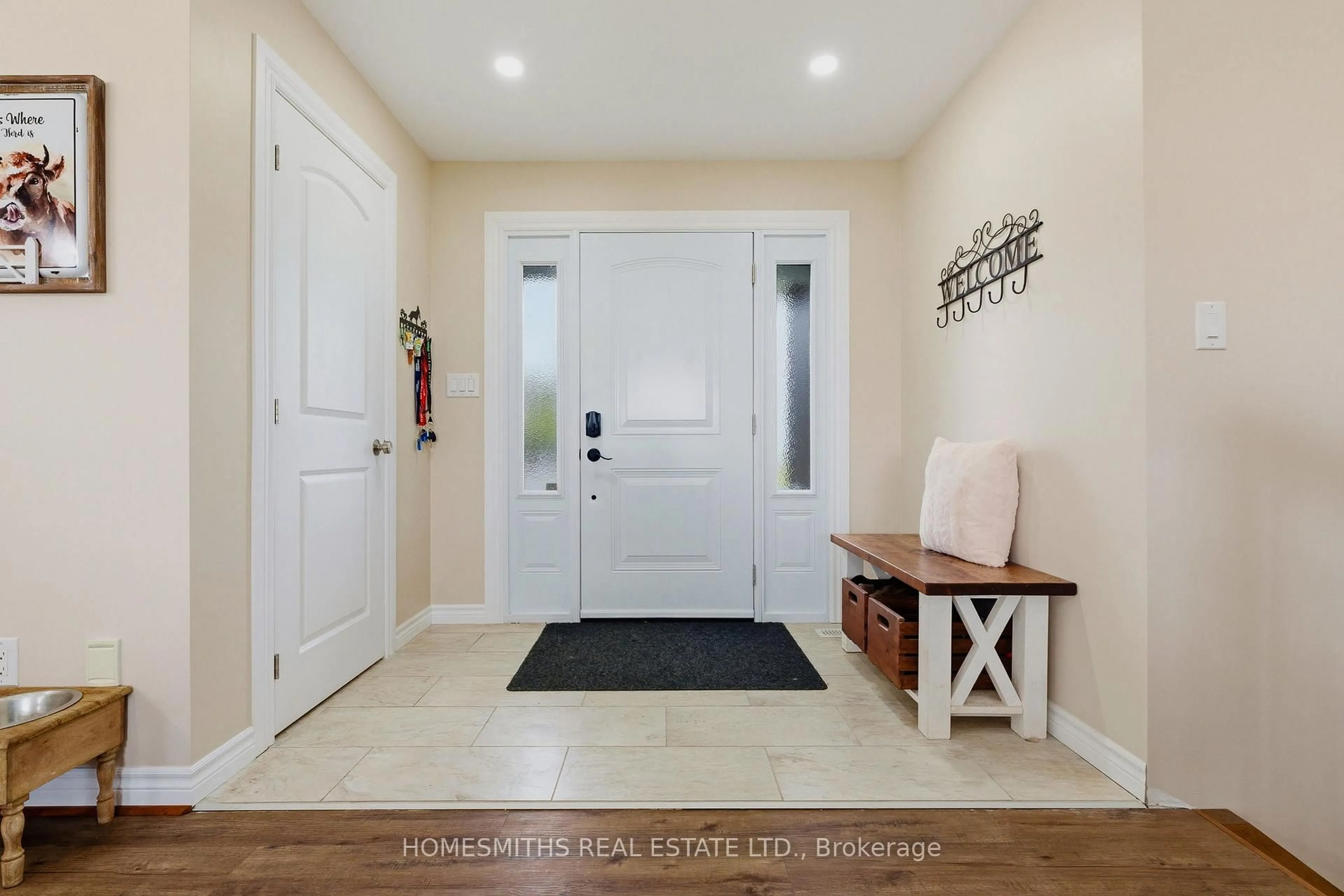 Indoor entryway for 18 Silver Heights Dr, Trent Hills Ontario K0L 1Y0