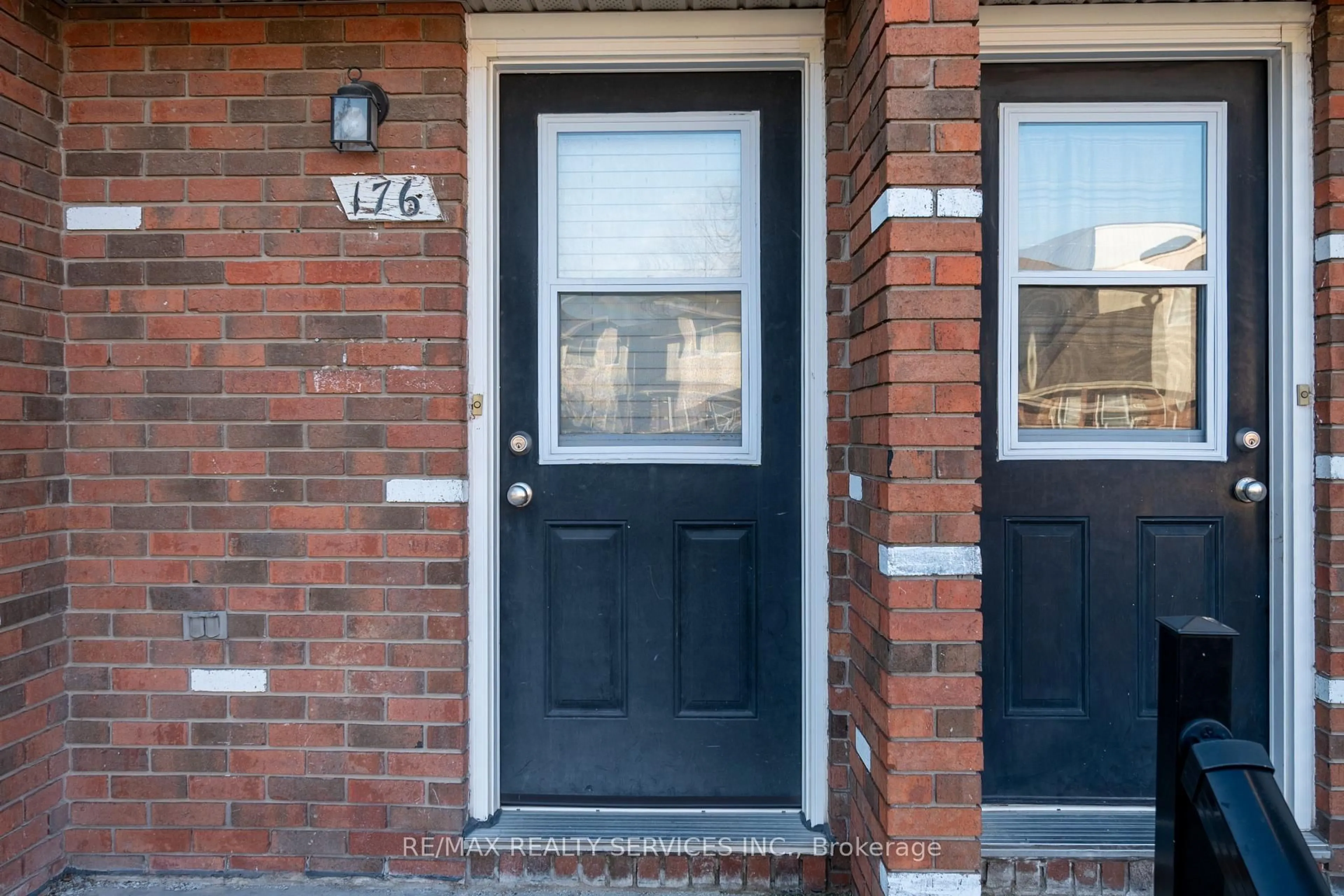 Home with brick exterior material, street for 100 Brownleigh Ave #176, Welland Ontario L3B 5V8