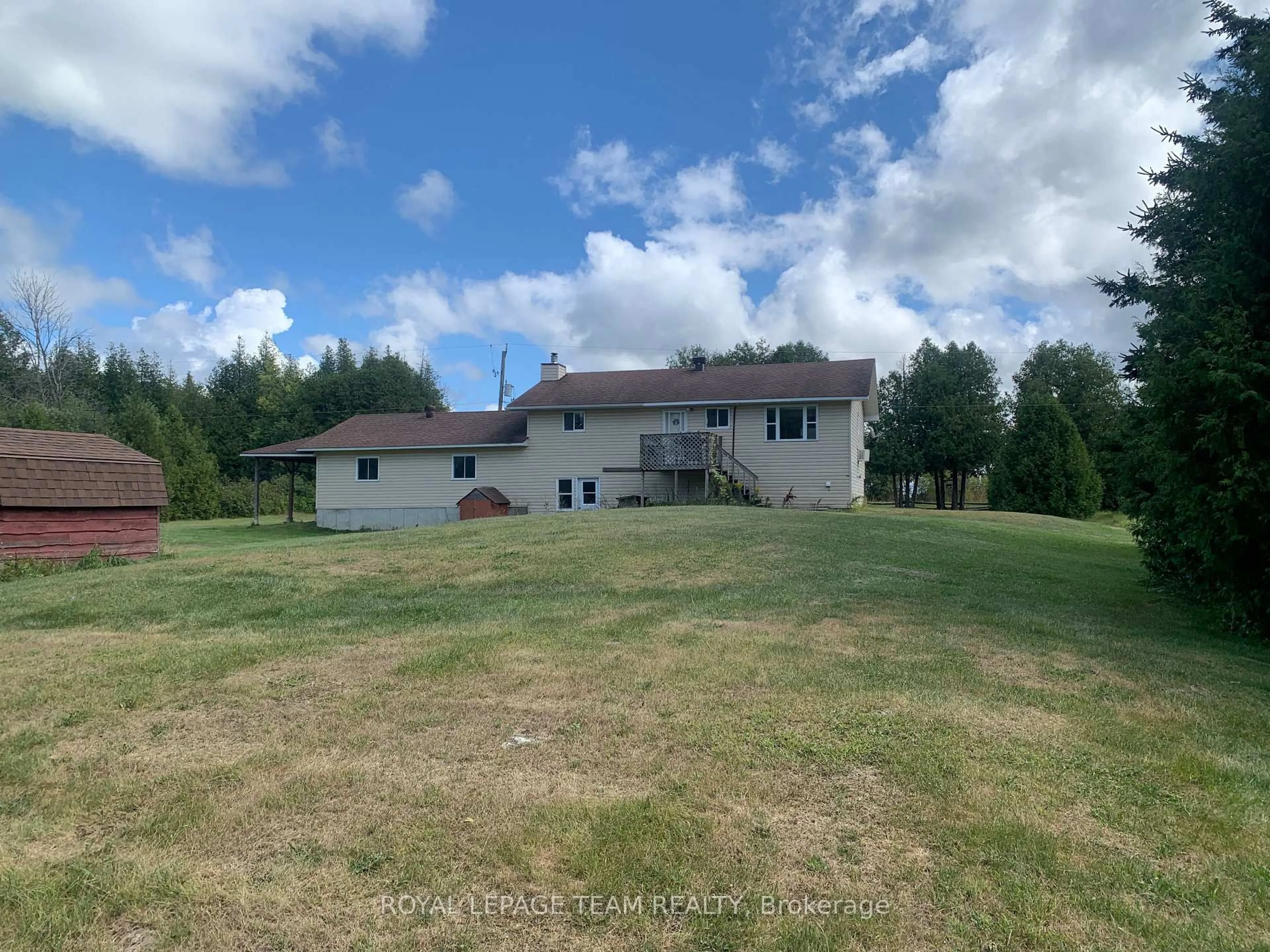 A pic from outside/outdoor area/front of a property/back of a property/a pic from drone, unknown for 227 Ireland Rd, Merrickville-Wolford Ontario K0G 1G0