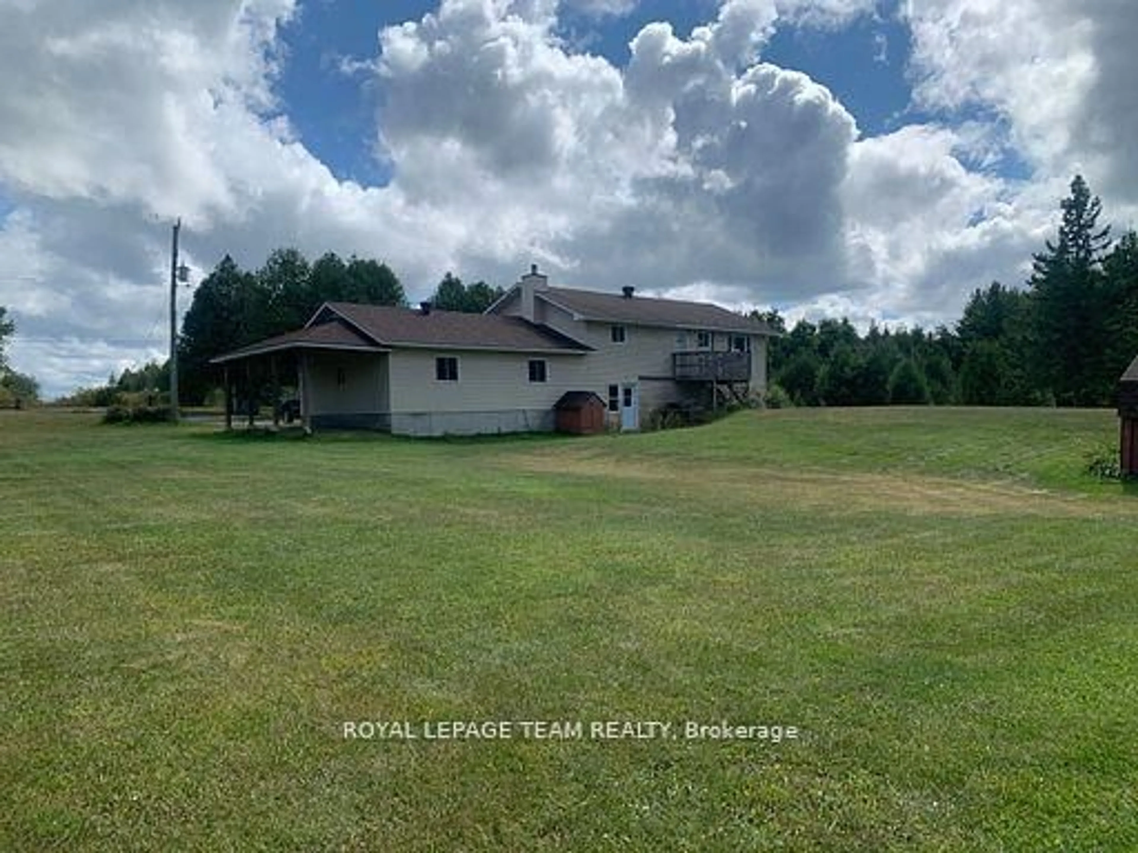 A pic from outside/outdoor area/front of a property/back of a property/a pic from drone, building for 227 Ireland Rd, Merrickville-Wolford Ontario K0G 1G0