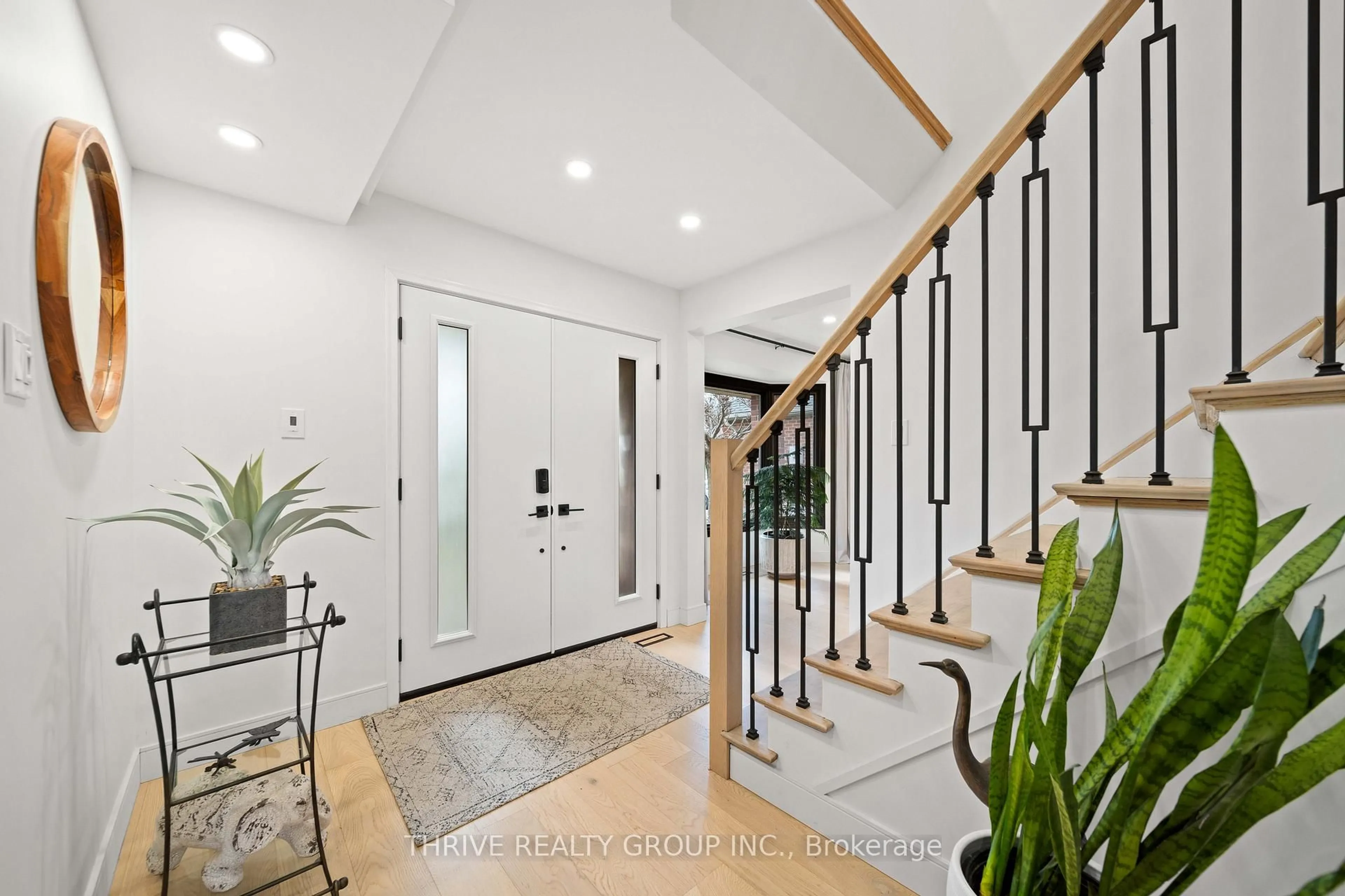 Indoor entryway for 241 ANDOVER Dr, London South Ontario N6J 4T7