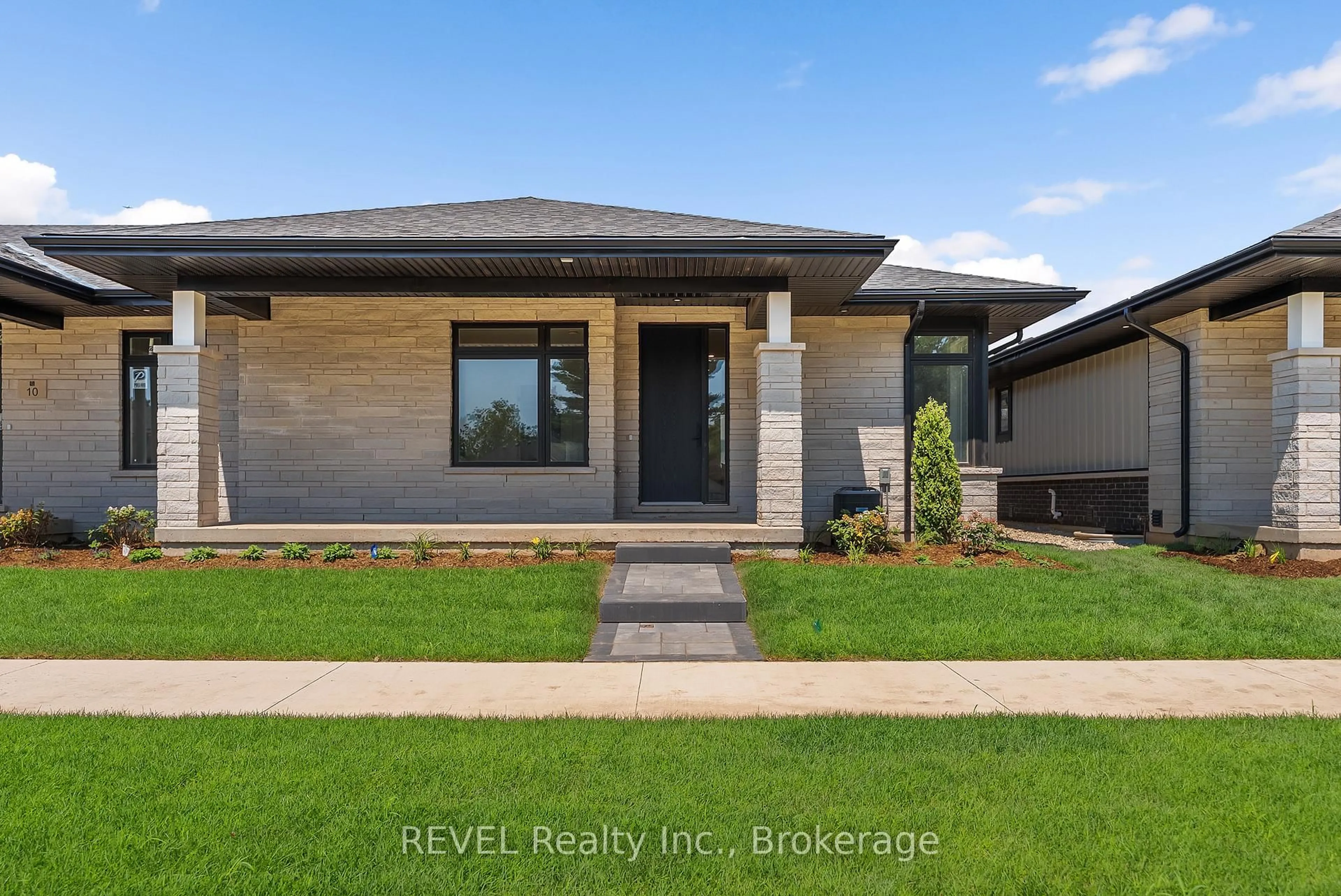 Home with brick exterior material, street for 8 Accursi Cres, Pelham Ontario L0S 1E2