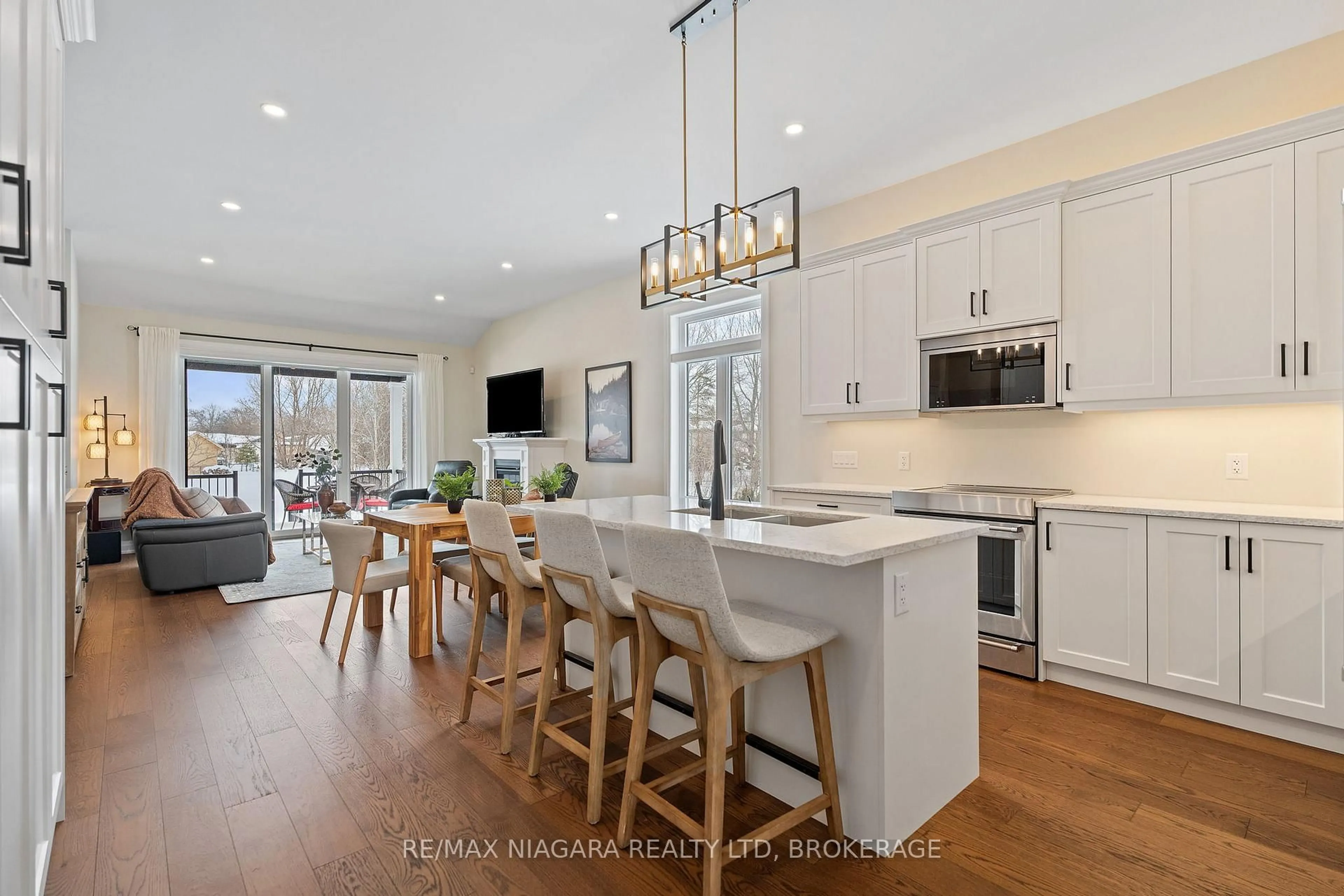 Open concept kitchen, unknown for 3359 Willguard Crt, Niagara Falls Ontario L2G 0Z9